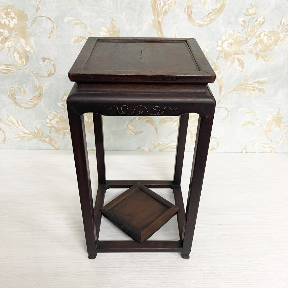 花台　象嵌　アンティークコレクション❶ レトロ　中古　rアンティーク・レトロ 唐木象嵌花台 / [骨董品] ｜アンティーク・リユースセレクトショップ Fynd