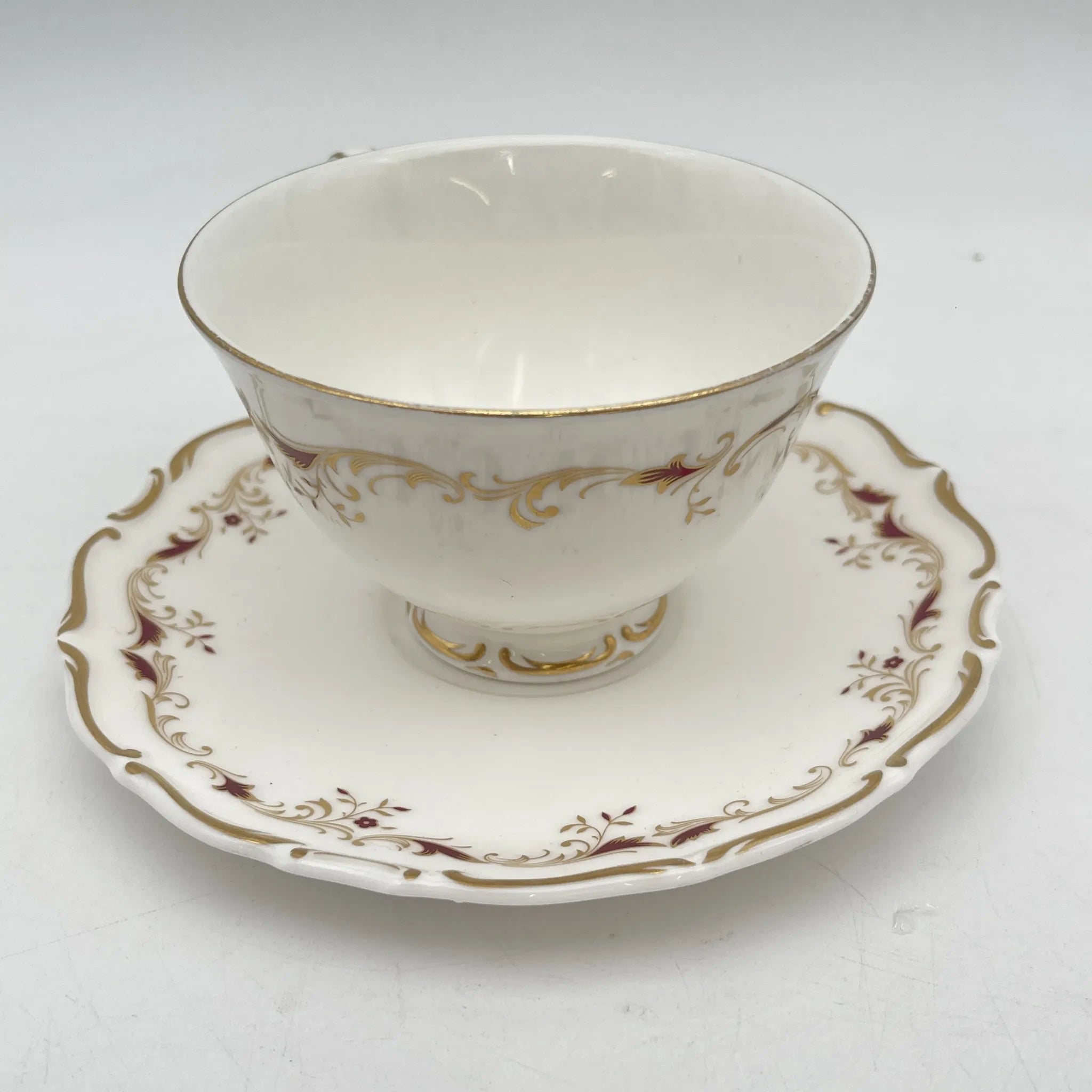 [Vintage] Cup and saucer / Royal Doulton / Strasbourg / Estimated mid-20C / Fine Bone China / England / Scalloped edge, scroll