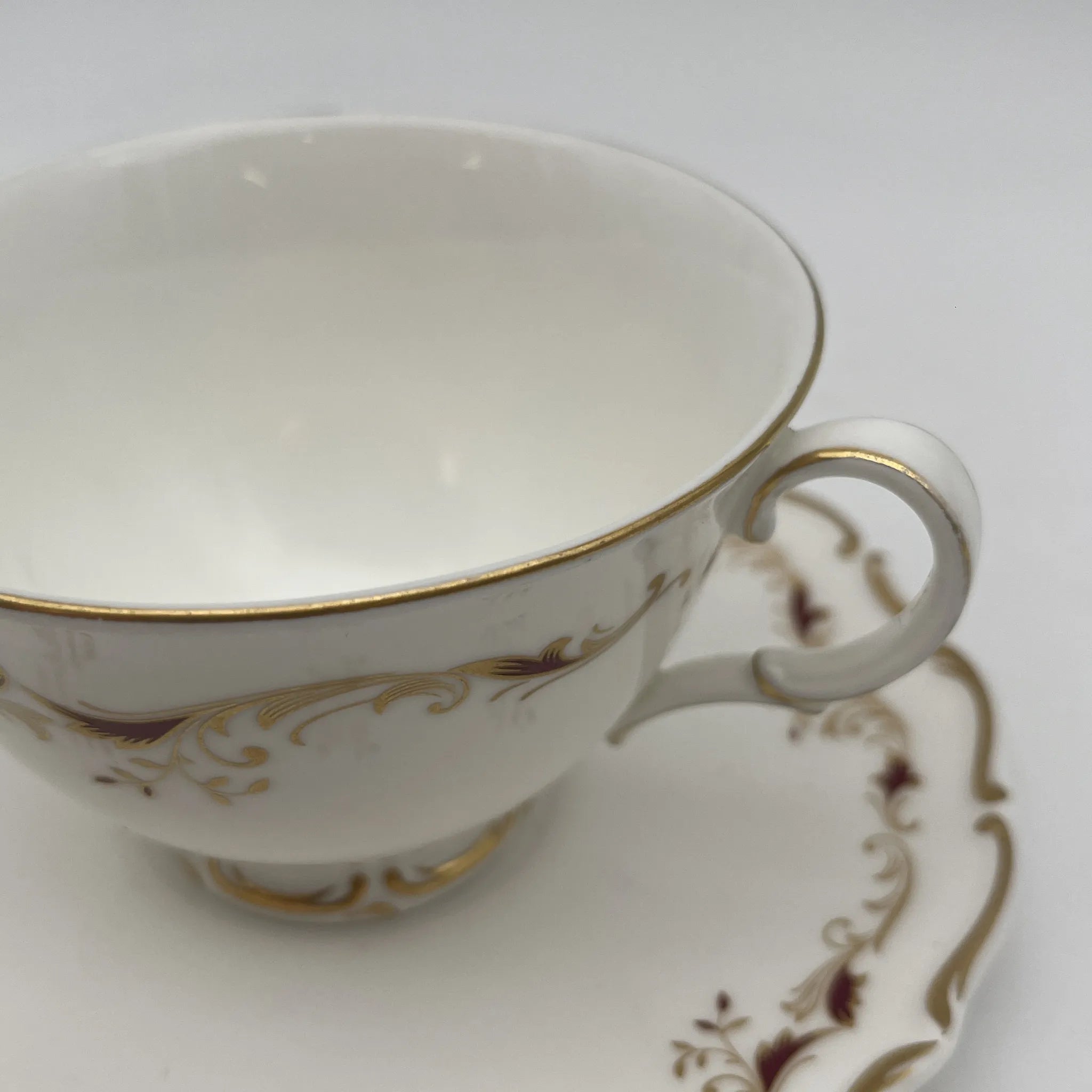 [Vintage] Cup and saucer / Royal Doulton / Strasbourg / Estimated mid-20C / Fine Bone China / England / Scalloped edge, scroll