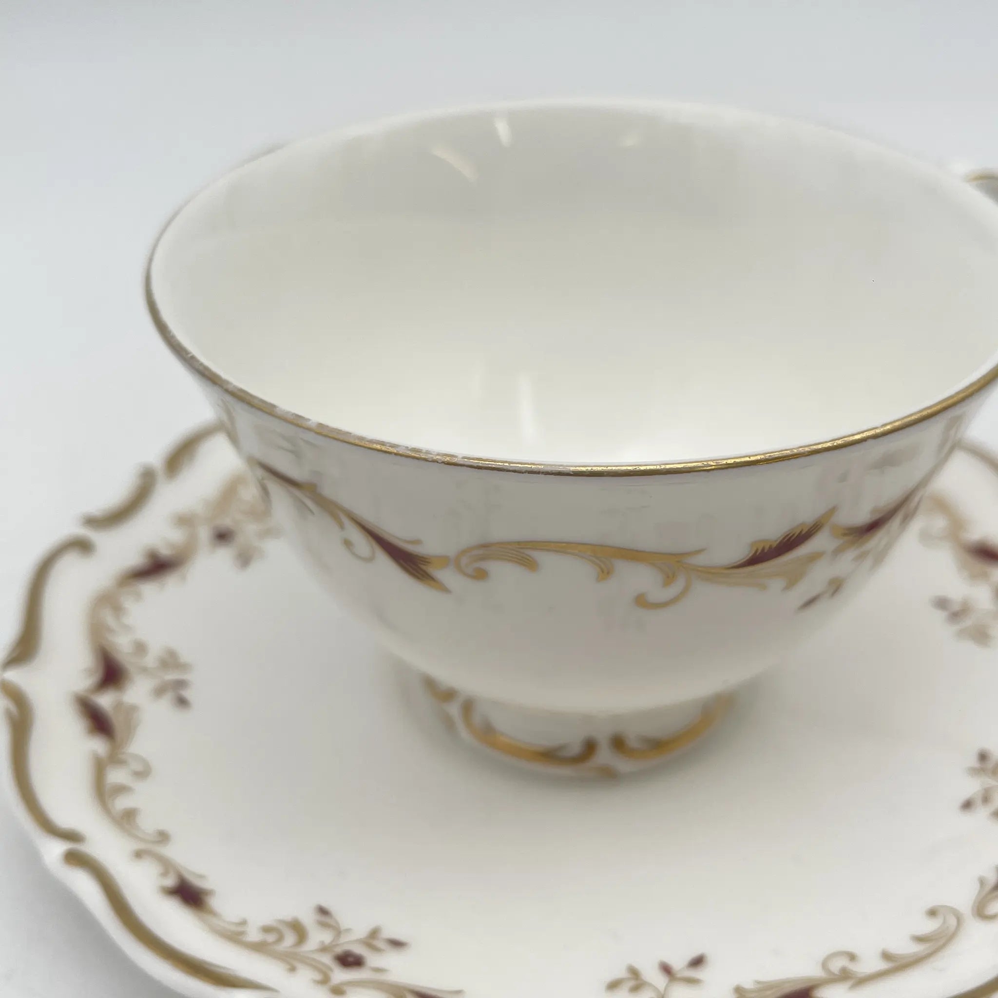 [Vintage] Cup and saucer / Royal Doulton / Strasbourg / Estimated mid-20C / Fine Bone China / England / Scalloped edge, scroll
