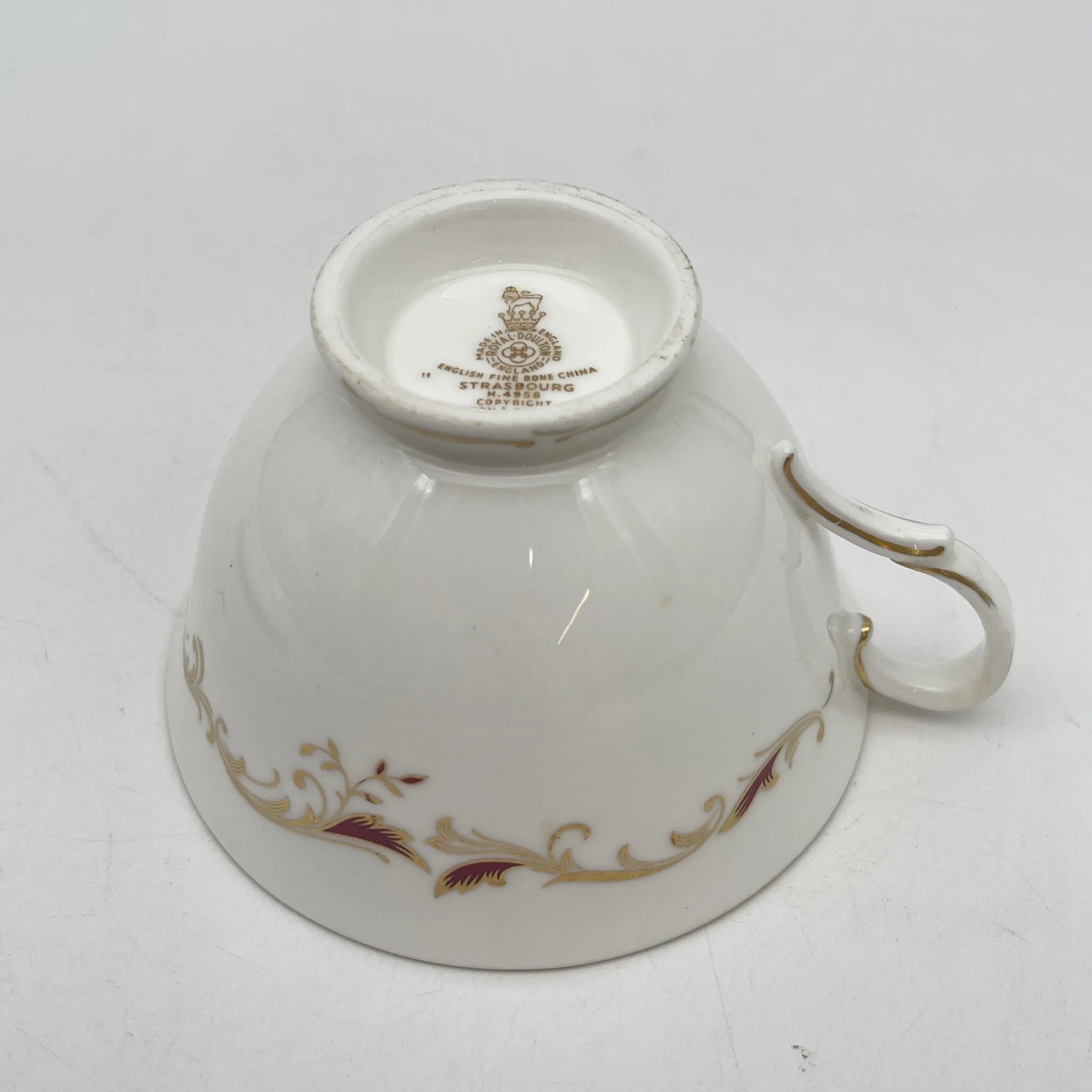 [Vintage] Cup and saucer / Royal Doulton / Strasbourg / Estimated mid-20C / Fine Bone China / England / Scalloped edge, scroll