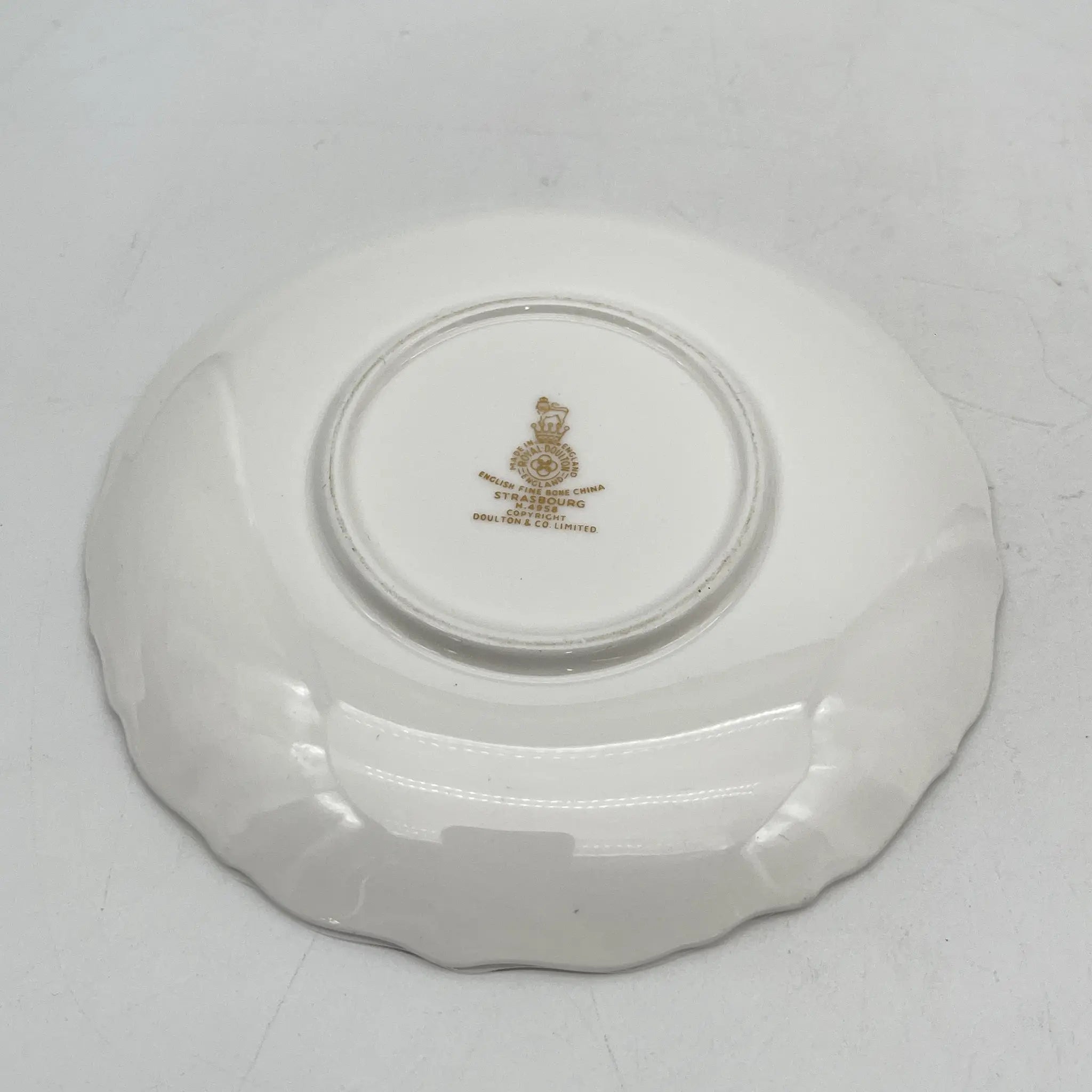 [Vintage] Cup and saucer / Royal Doulton / Strasbourg / Estimated mid-20C / Fine Bone China / England / Scalloped edge, scroll