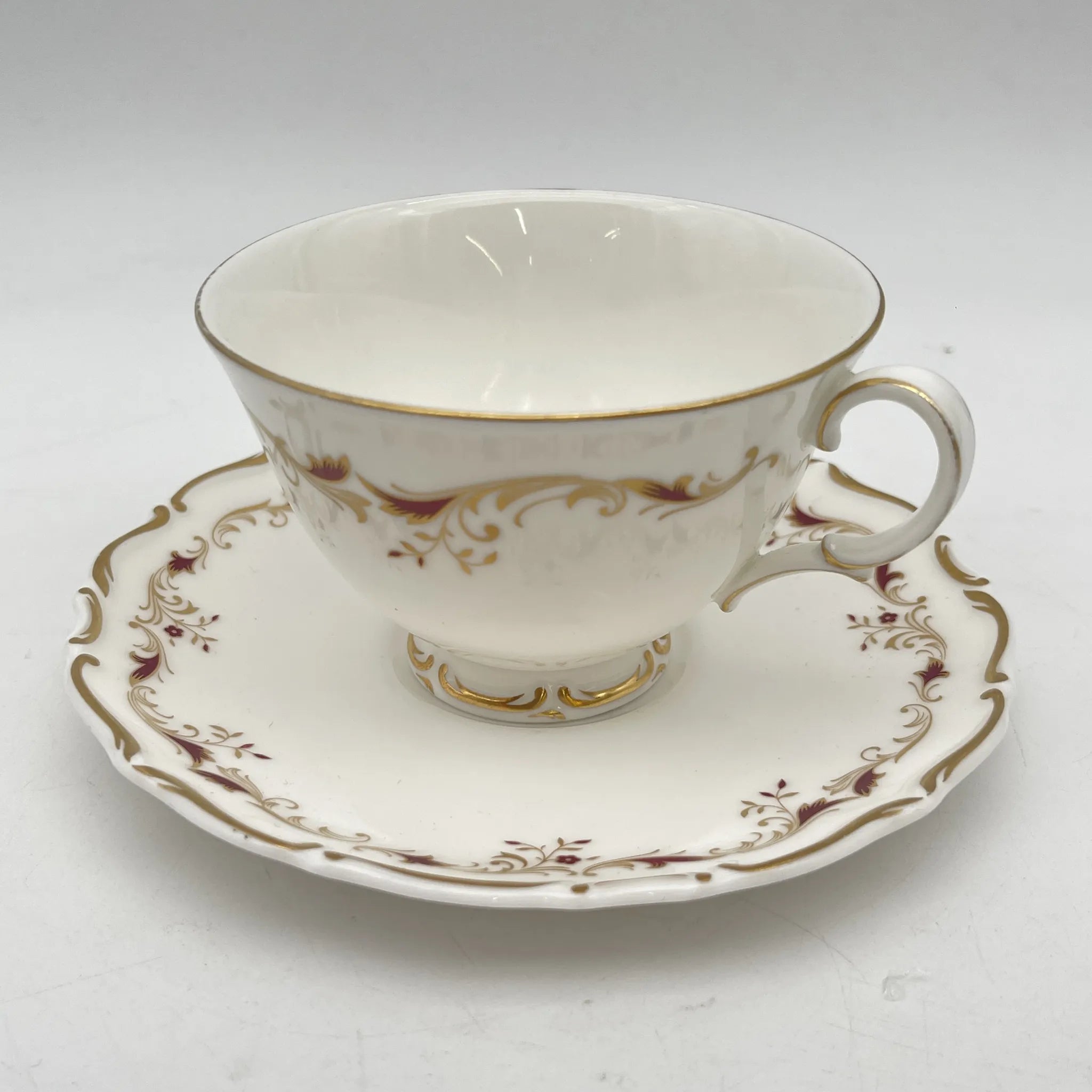 [Vintage] Cup and saucer / Royal Doulton / Strasbourg / Estimated mid-20C / Fine Bone China / England / Scalloped edge, scroll