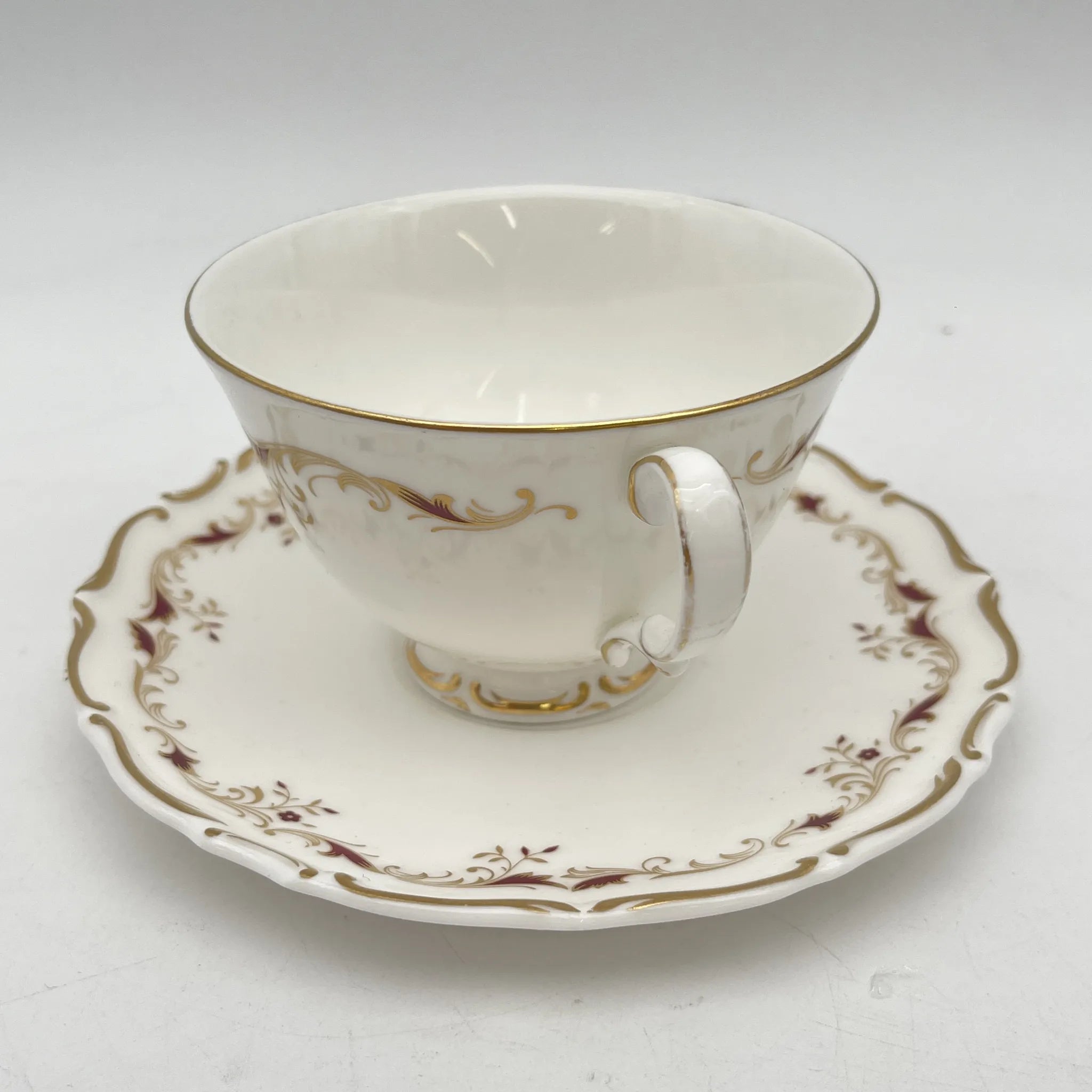 [Vintage] Cup and saucer / Royal Doulton / Strasbourg / Estimated mid-20C / Fine Bone China / England / Scalloped edge, scroll