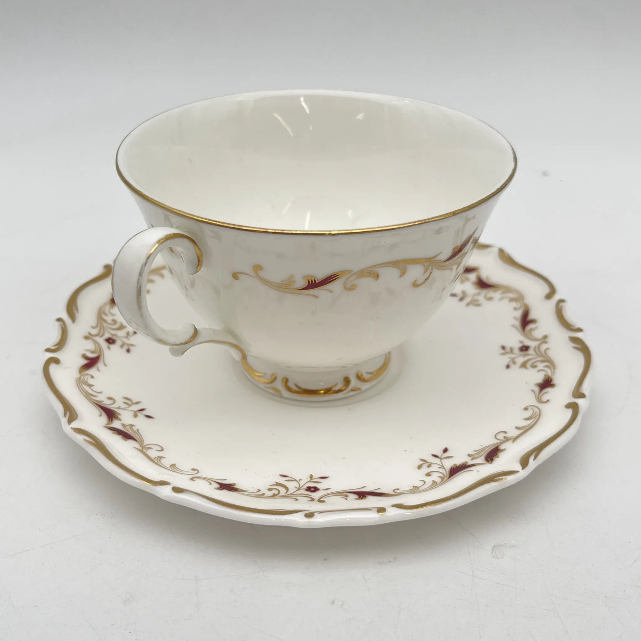 [Vintage] Cup and saucer / Royal Doulton / Strasbourg / Estimated mid-20C / Fine Bone China / England / Scalloped edge, scroll