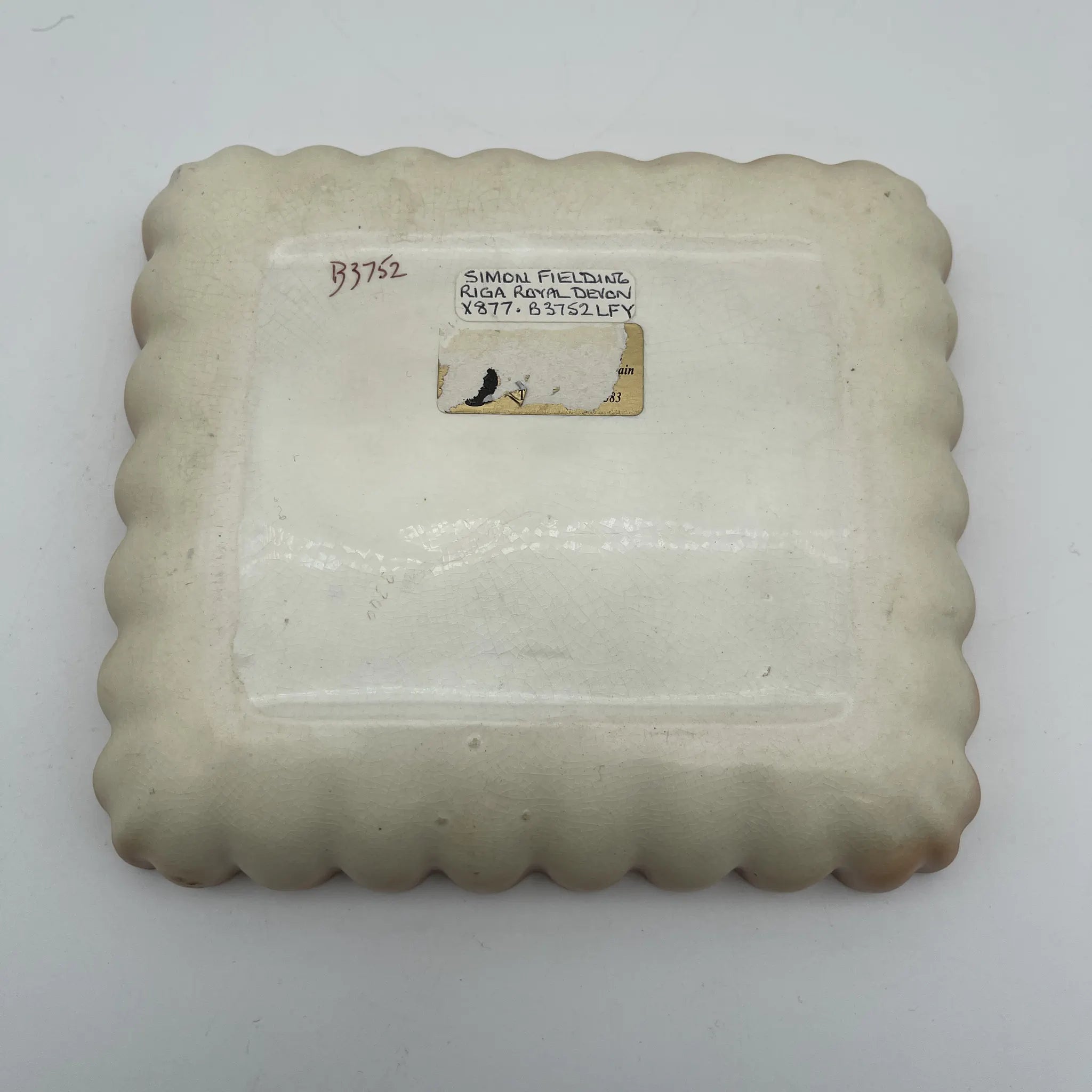 【アンティーク】 スクエアプレート (角皿) / Crown Devon (クラウンデボン) / Riga / 1890-1910年代 / 陶器 / イギリス / 銅板転写, 手彩色 金彩