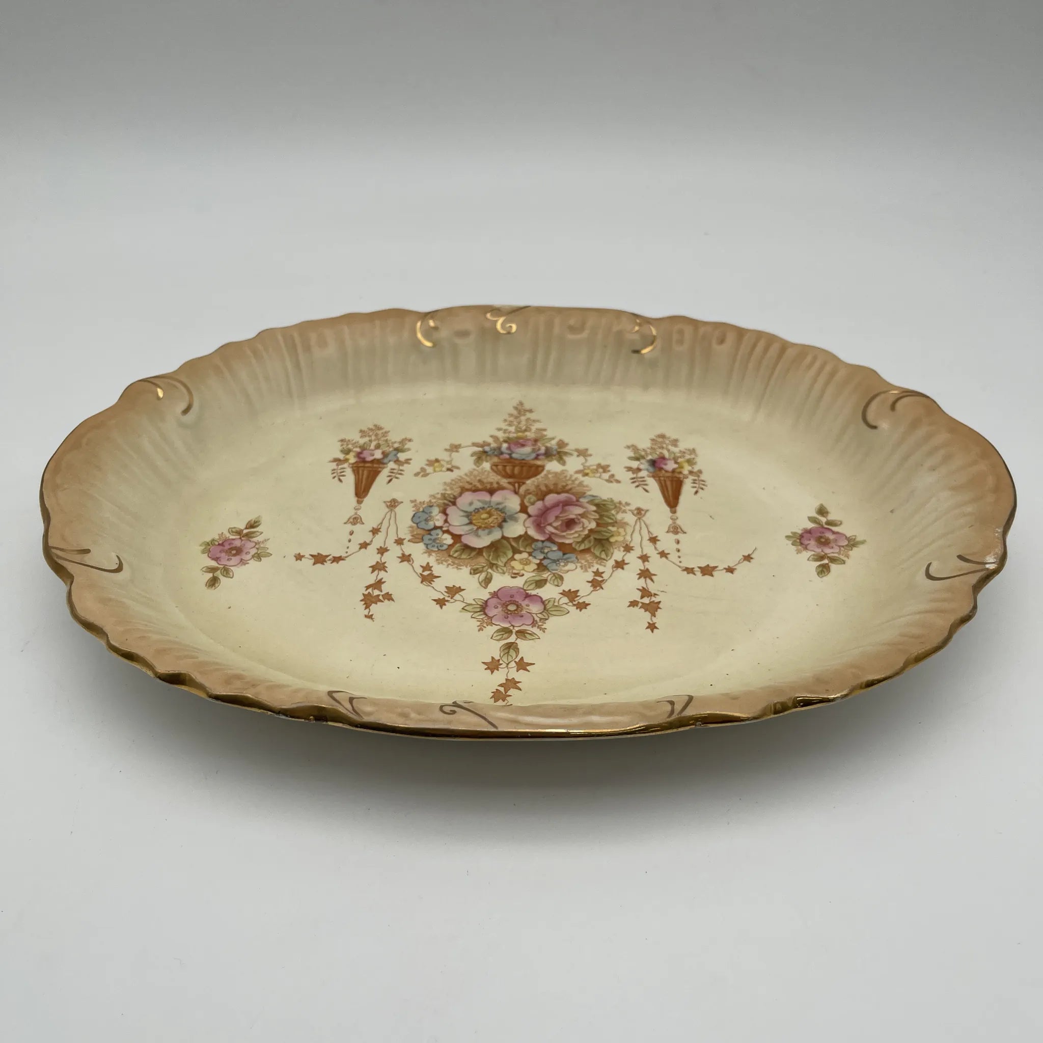 【アンティーク】 サービングプレート (大皿) / Crown Devon (クラウンデボン) / Spring / 1910年代 / 陶器 / イギリス / 銅板転写, 手彩色 金彩