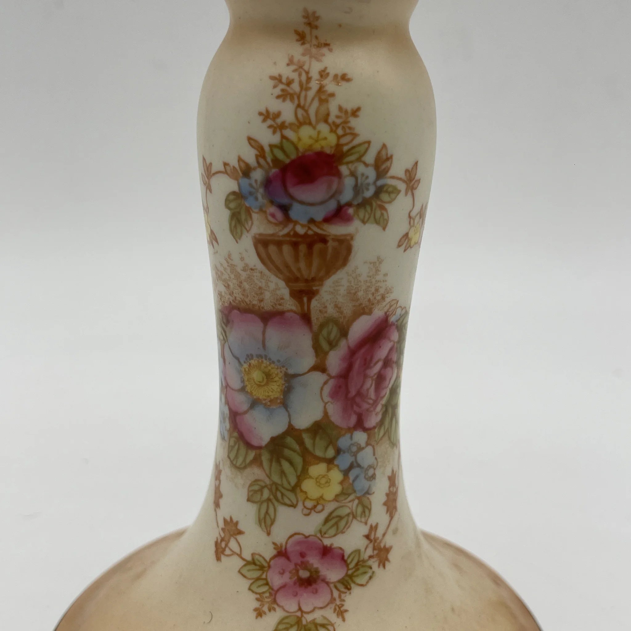 【アンティーク】 キャンドルスタンド (燭台) / Crown Devon (クラウンデボン) / 1910-1920年代 (推定) / 陶器 / イギリス / 銅板転写, 手彩色 金彩