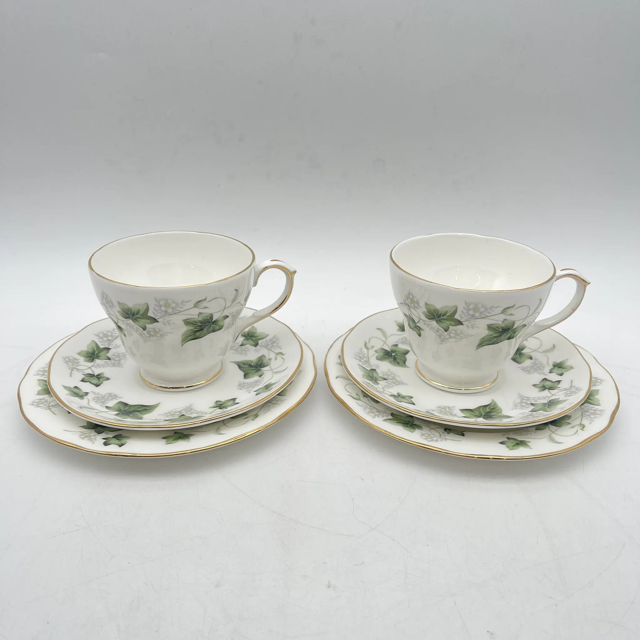 Duchess（ダッチェス） / トリオ（C&S＋デザートプレート）2P / Ivy（アイビー） / 1960s / 陶磁器 / イギリス / ゴールドリム,アイビー柄,ボタニカルアート / [ビンテージ]