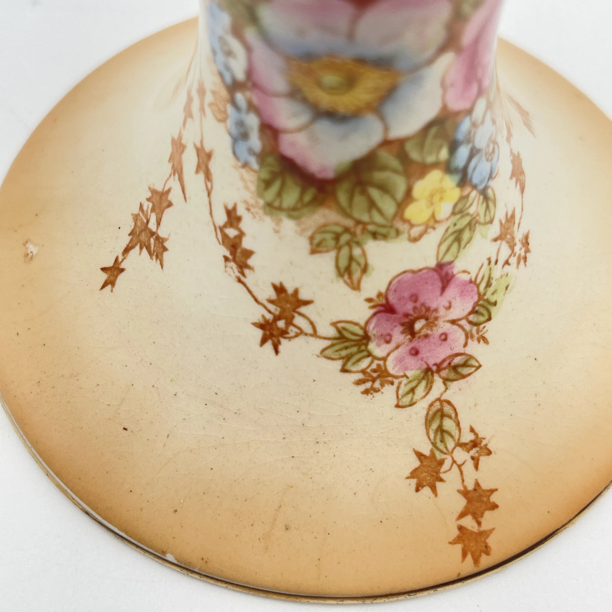 [Antique] Sugar caster / Crown Devon / Spring / 1910s / Pottery / England / Copper plate transfer, hand-colored gold