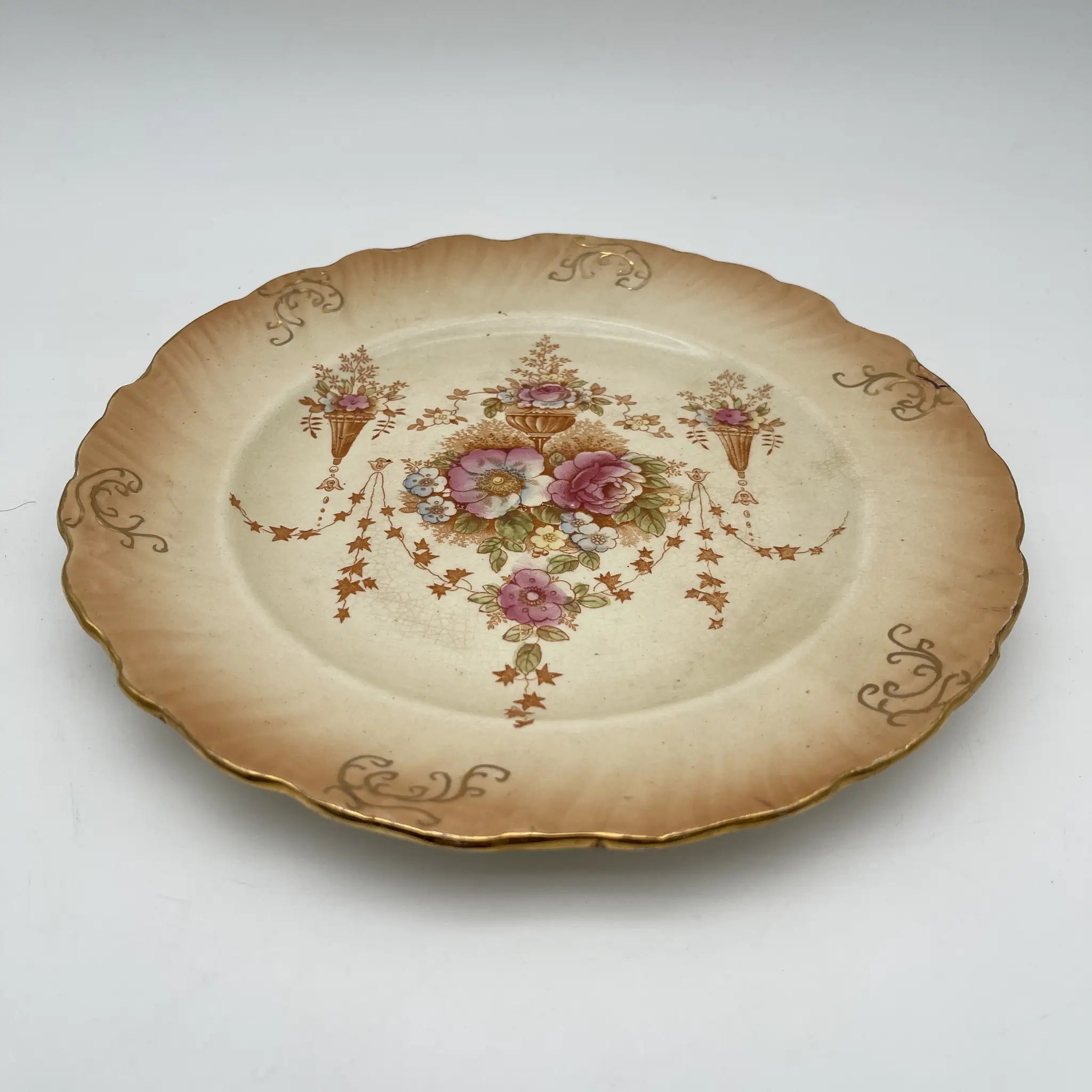 【アンティーク】 ディナープレート (メイン皿) / Crown Devon (クラウンデボン) / Spring / 1910-1920年代 / 陶器 / イギリス / 銅板転写, 手彩色 金彩