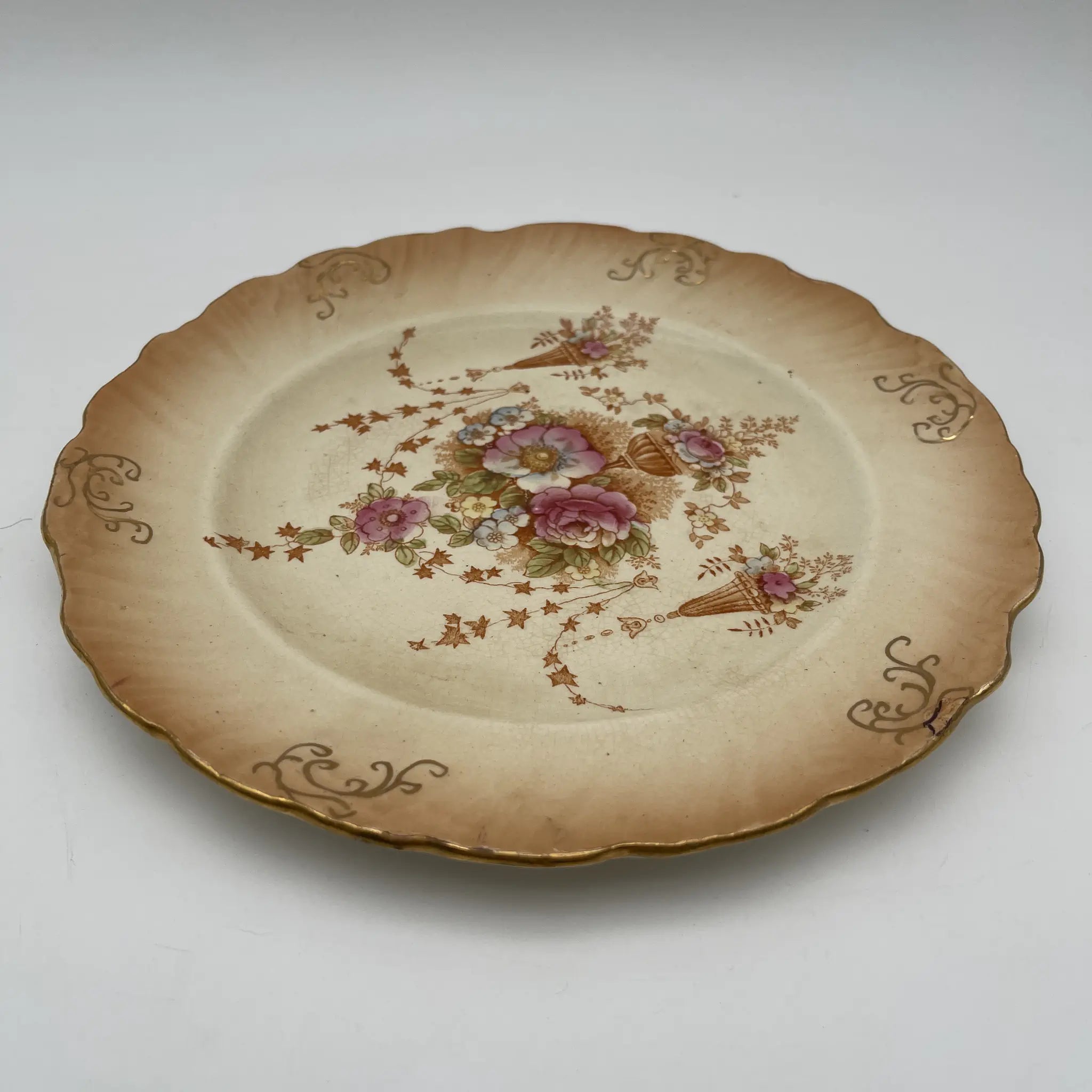 【アンティーク】 ディナープレート (メイン皿) / Crown Devon (クラウンデボン) / Spring / 1910-1920年代 / 陶器 / イギリス / 銅板転写, 手彩色 金彩