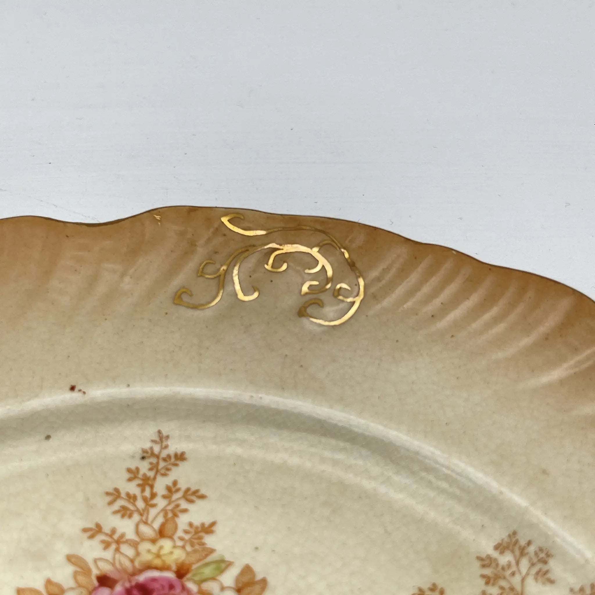 【アンティーク】 ディナープレート (メイン皿) / Crown Devon (クラウンデボン) / Spring / 1910-1920年代 / 陶器 / イギリス / 銅板転写, 手彩色 金彩