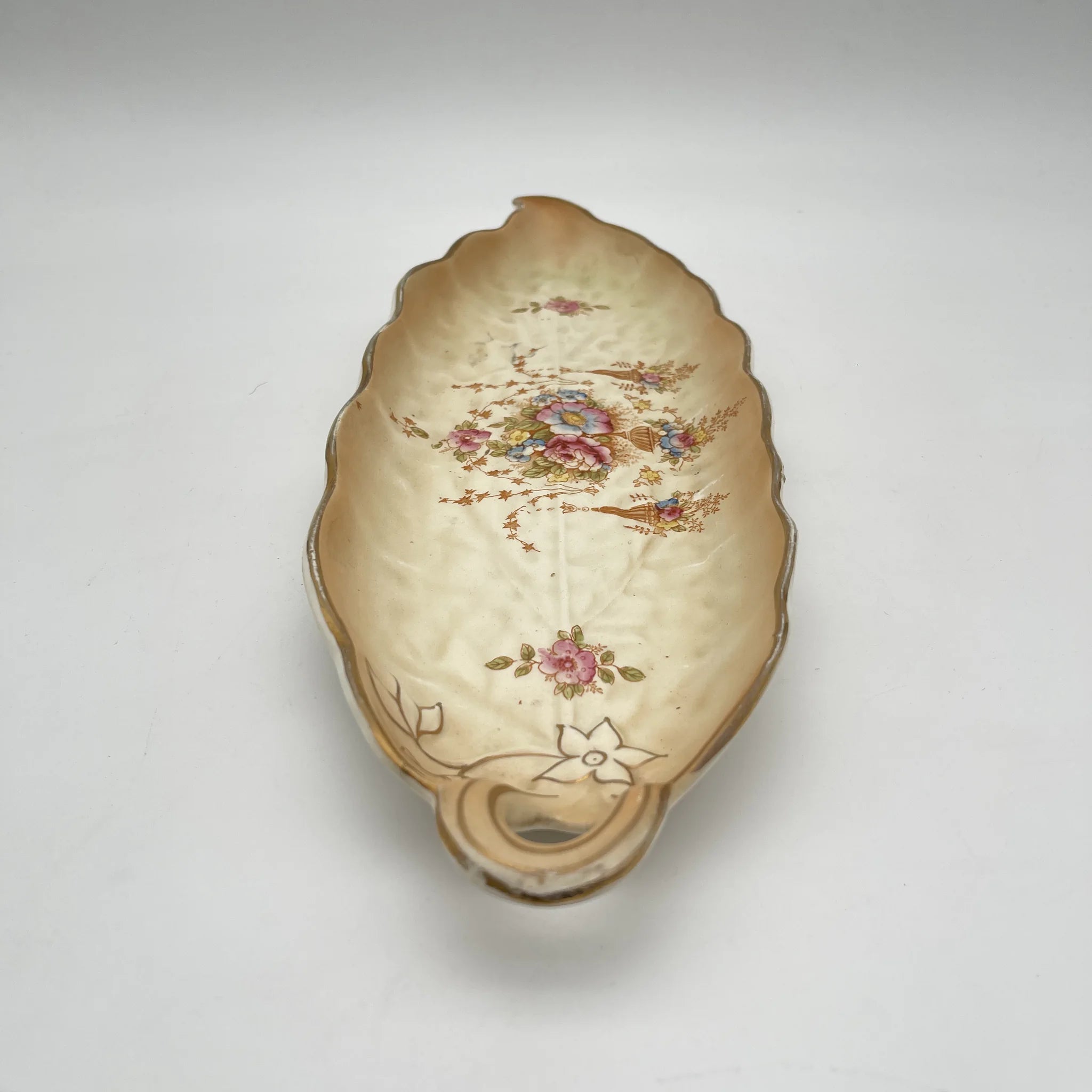 【アンティーク】 リーフ型サービングプレート (大皿) / Crown Devon (クラウンデボン) / Spring / 1910-1920年代 / 陶器 / イギリス / 銅板転写, 手彩色 金彩