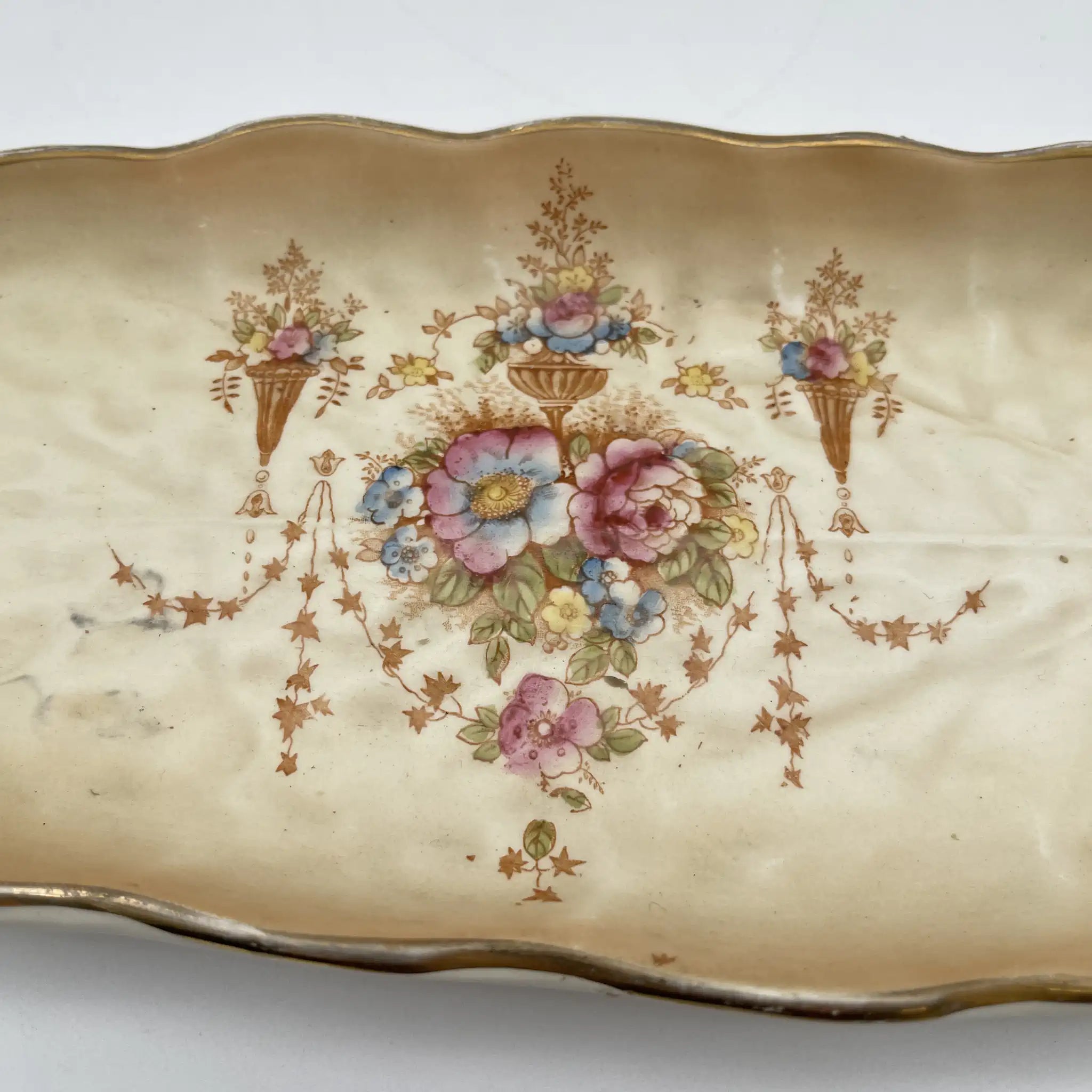 【アンティーク】 リーフ型サービングプレート (大皿) / Crown Devon (クラウンデボン) / Spring / 1910-1920年代 / 陶器 / イギリス / 銅板転写, 手彩色 金彩