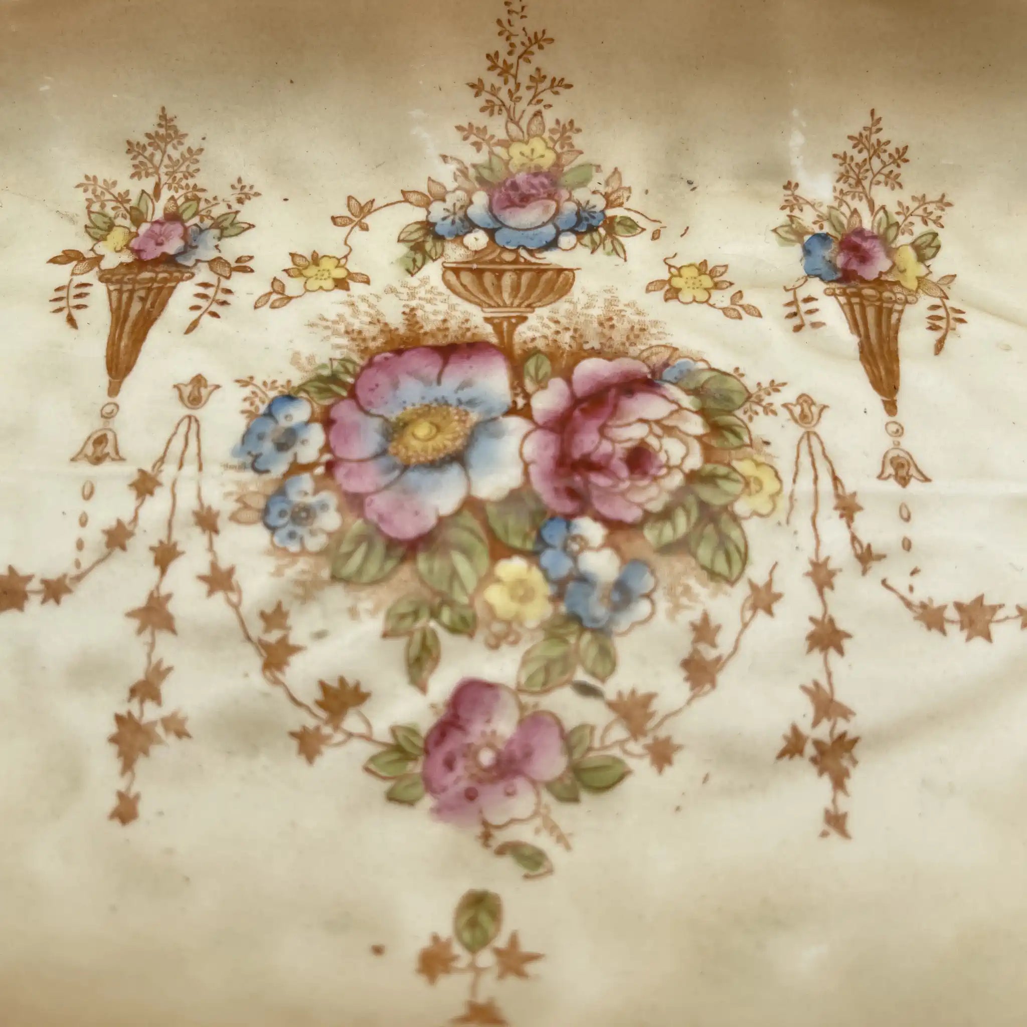 【アンティーク】 リーフ型サービングプレート (大皿) / Crown Devon (クラウンデボン) / Spring / 1910-1920年代 / 陶器 / イギリス / 銅板転写, 手彩色 金彩