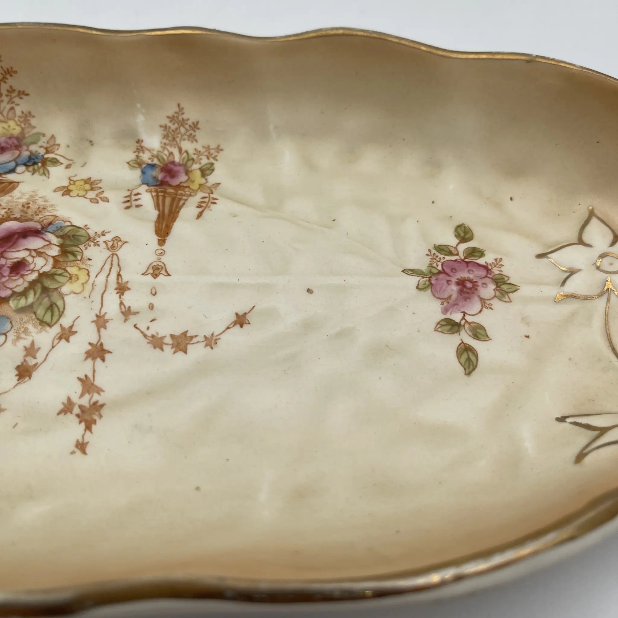 【アンティーク】 リーフ型サービングプレート (大皿) / Crown Devon (クラウンデボン) / Spring / 1910-1920年代 / 陶器 / イギリス / 銅板転写, 手彩色 金彩