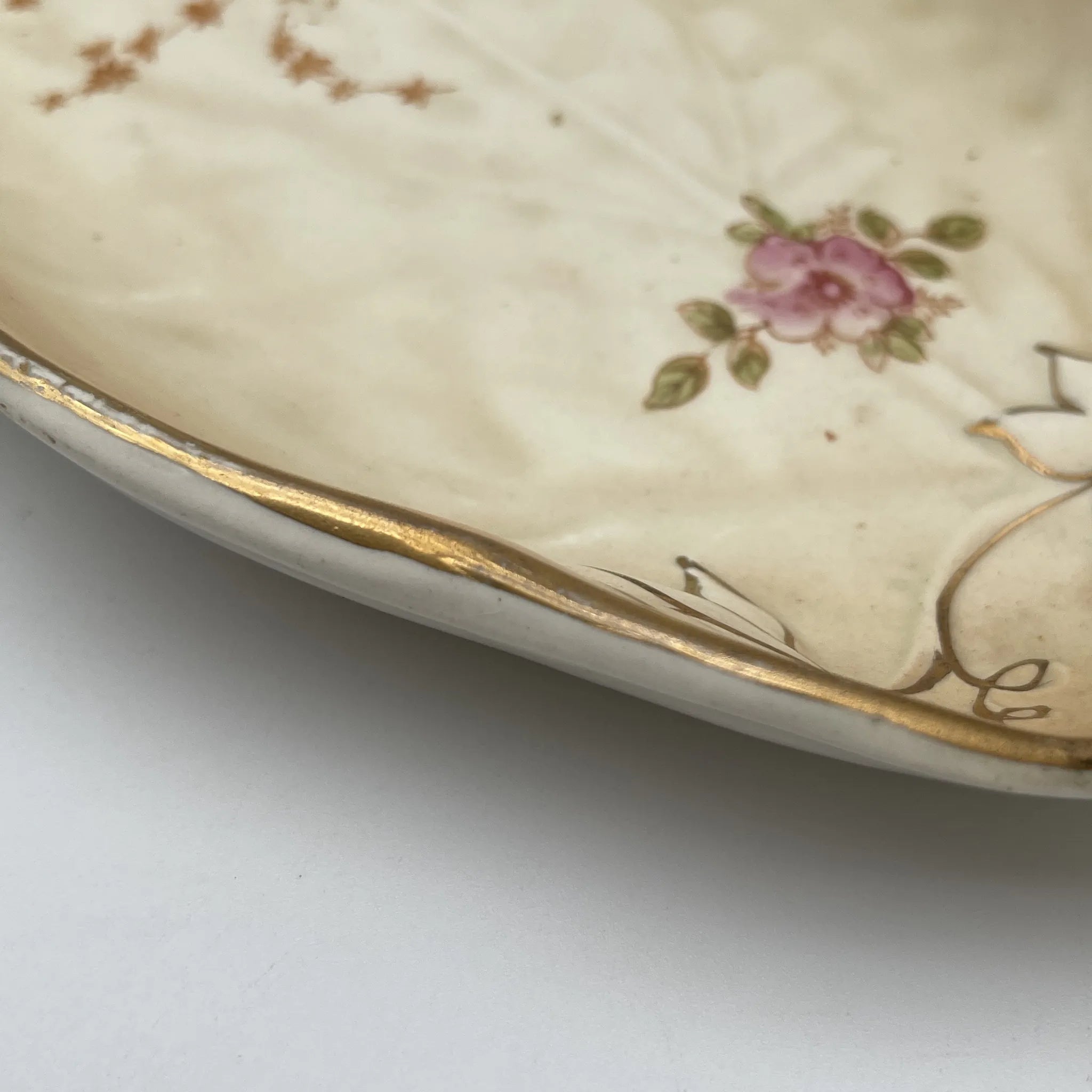 【アンティーク】 リーフ型サービングプレート (大皿) / Crown Devon (クラウンデボン) / Spring / 1910-1920年代 / 陶器 / イギリス / 銅板転写, 手彩色 金彩