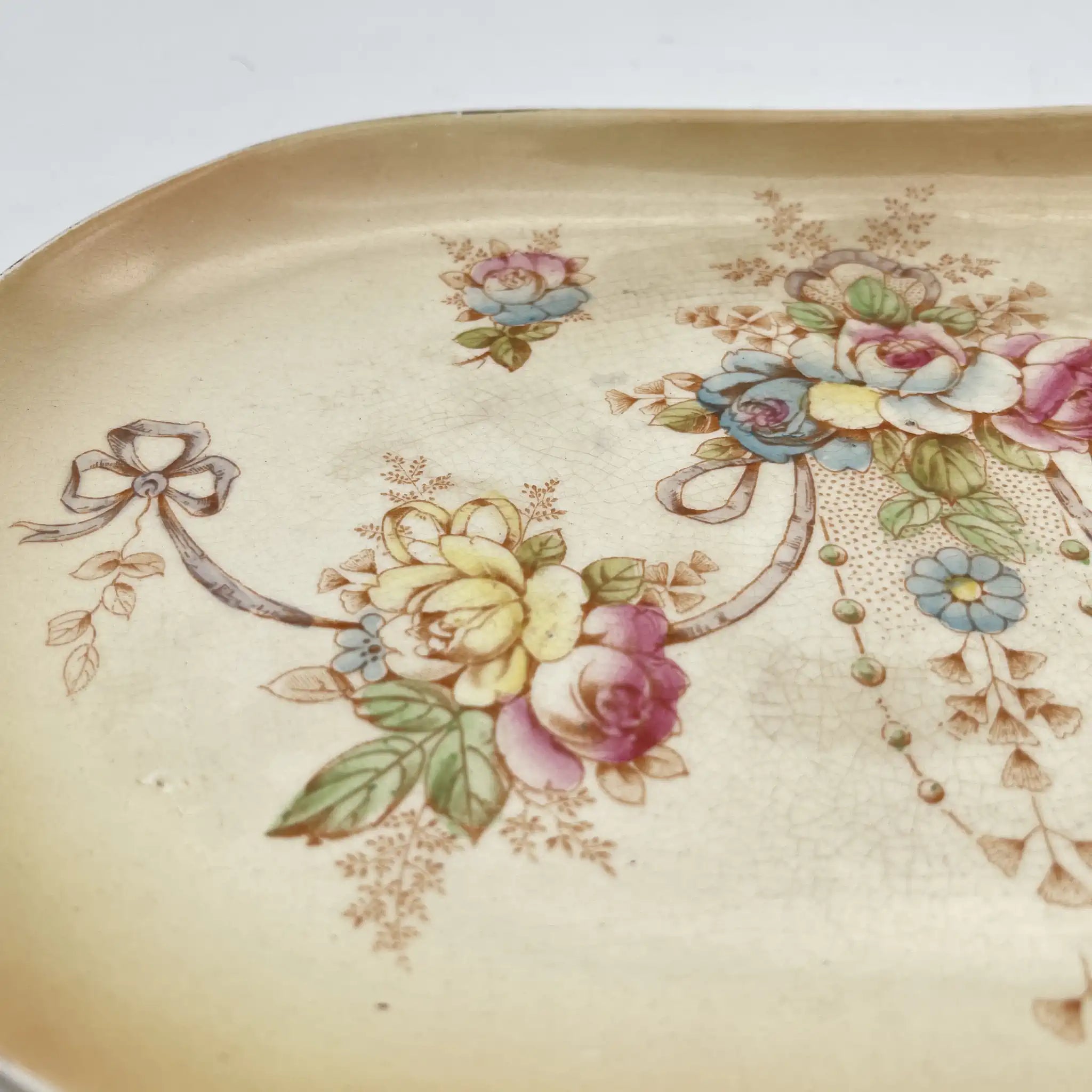 [Antique] Serving plate (platter) / Crown Devon / Etna / 1890-1910s / Pottery / England / Copper plate transfer, hand-colored gold