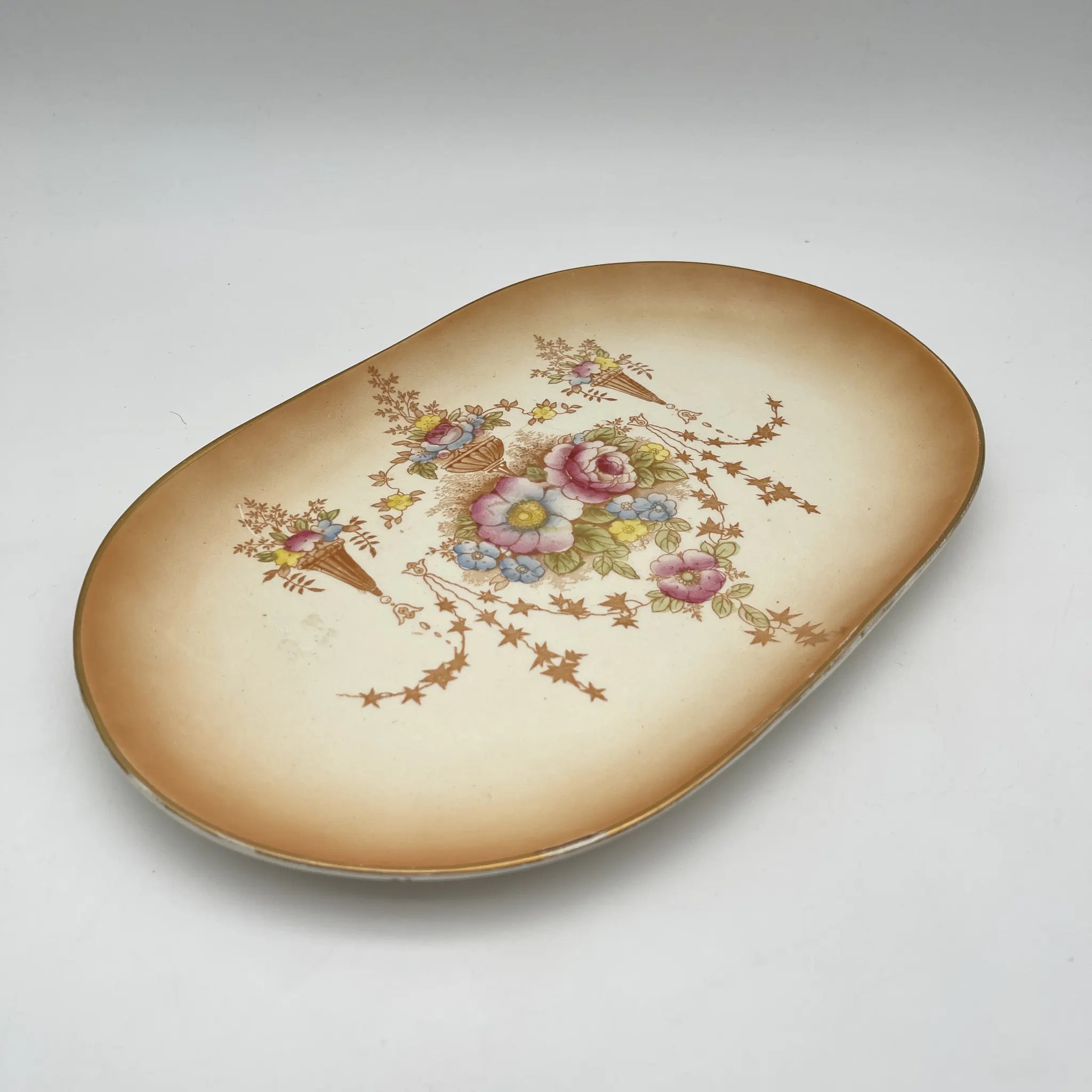 【アンティーク】 サービングプレート (大皿) / Crown Devon (クラウンデボン) / Spring / 1910年代 / 陶器 / イギリス / 銅板転写, 手彩色 金彩