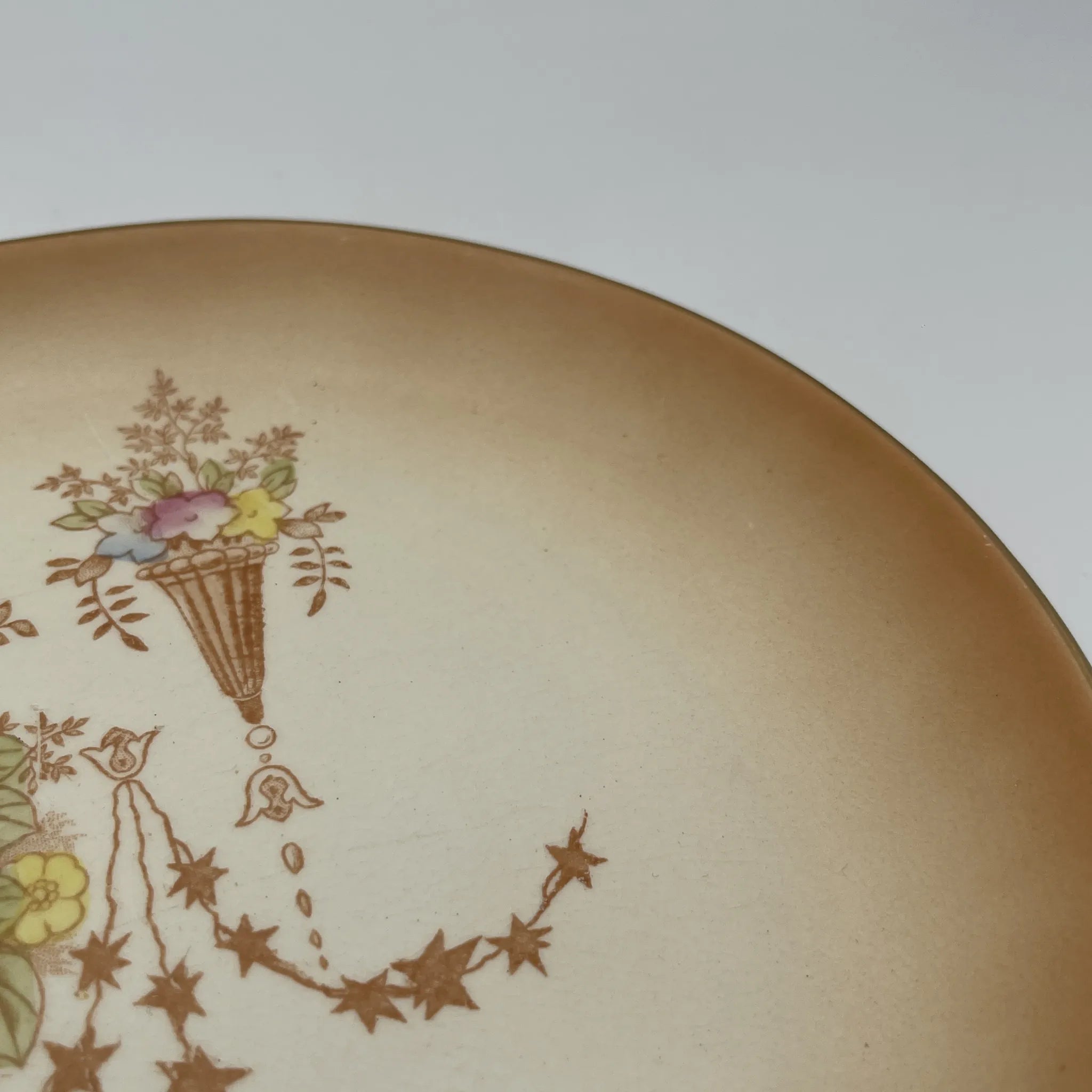 【アンティーク】 サービングプレート (大皿) / Crown Devon (クラウンデボン) / Spring / 1910年代 / 陶器 / イギリス / 銅板転写, 手彩色 金彩