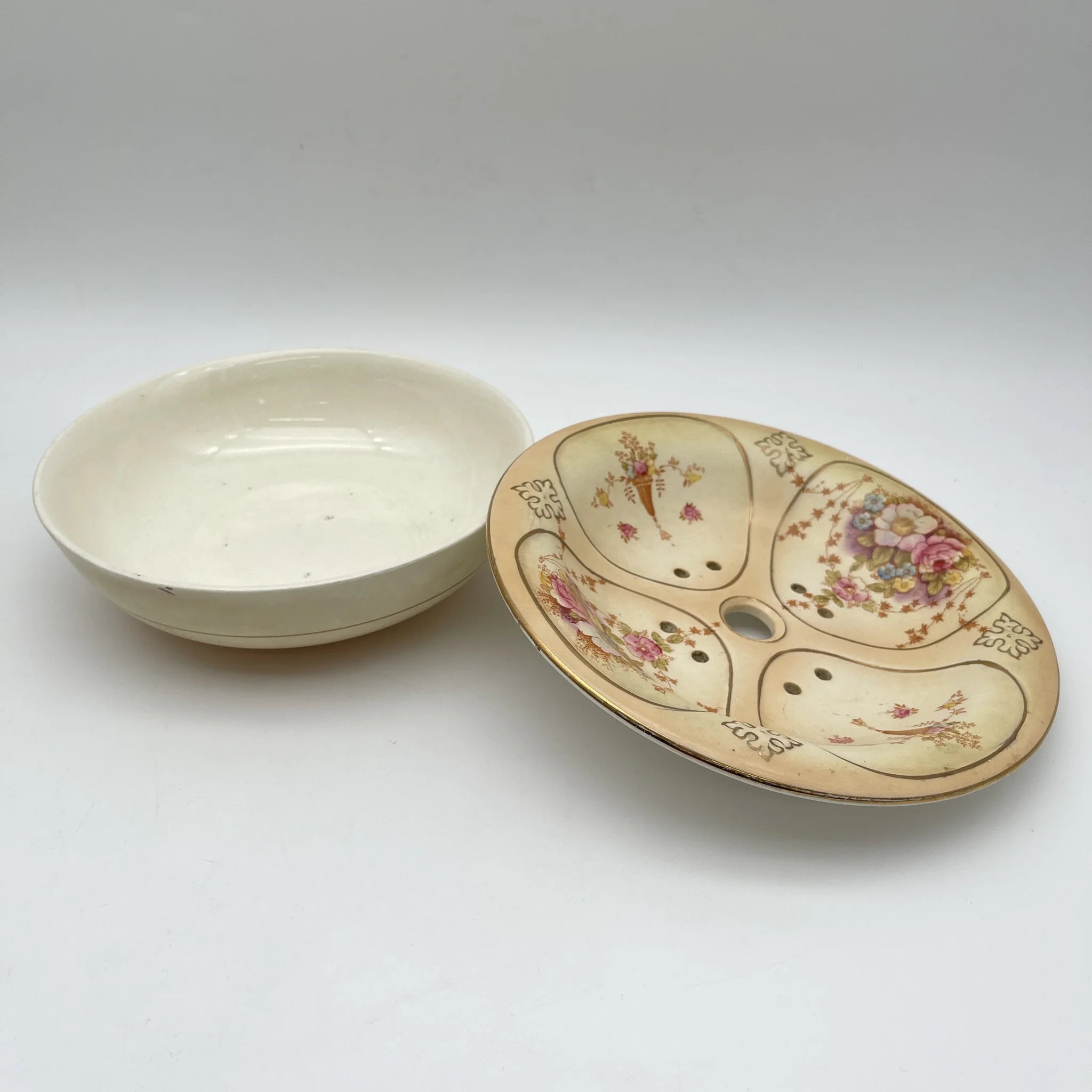 【アンティーク】 ソープディッシュ / Crown Devon (クラウンデボン) / Spring / 1910-1920年代 / 陶器 / イギリス / 銅板転写, 手彩色 金彩