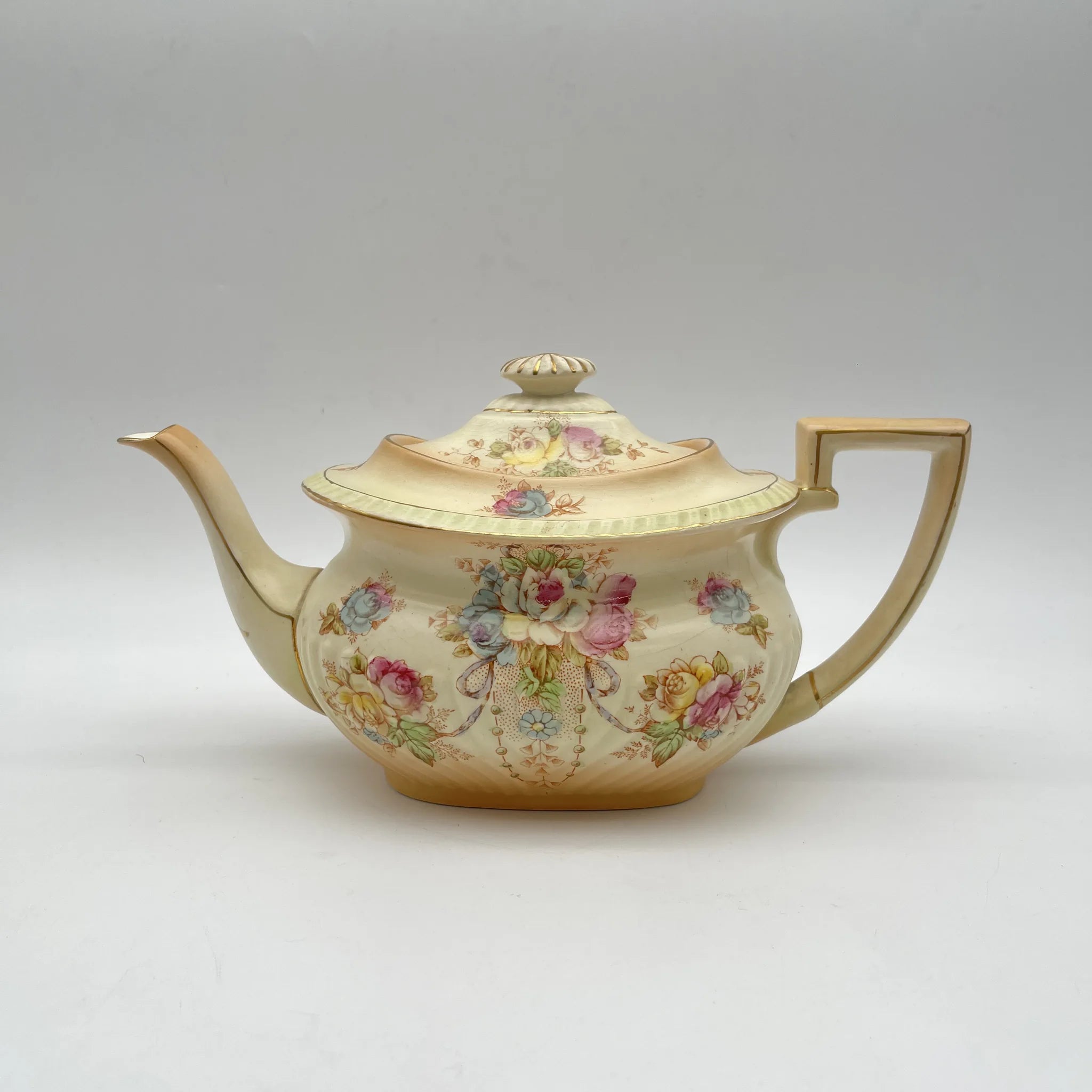 [Antique] Teapot / Crown Devon / Wye / 1910s / Pottery / England / Copper plate transfer, hand-colored gold