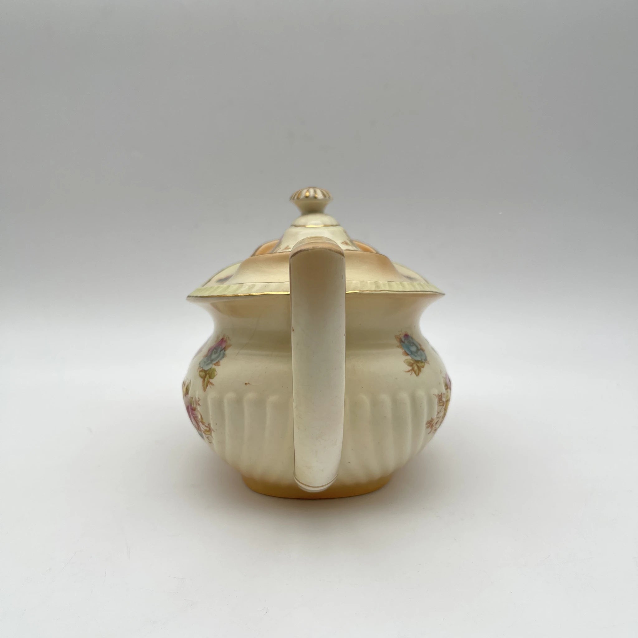 [Antique] Teapot / Crown Devon / Wye / 1910s / Pottery / England / Copper plate transfer, hand-colored gold