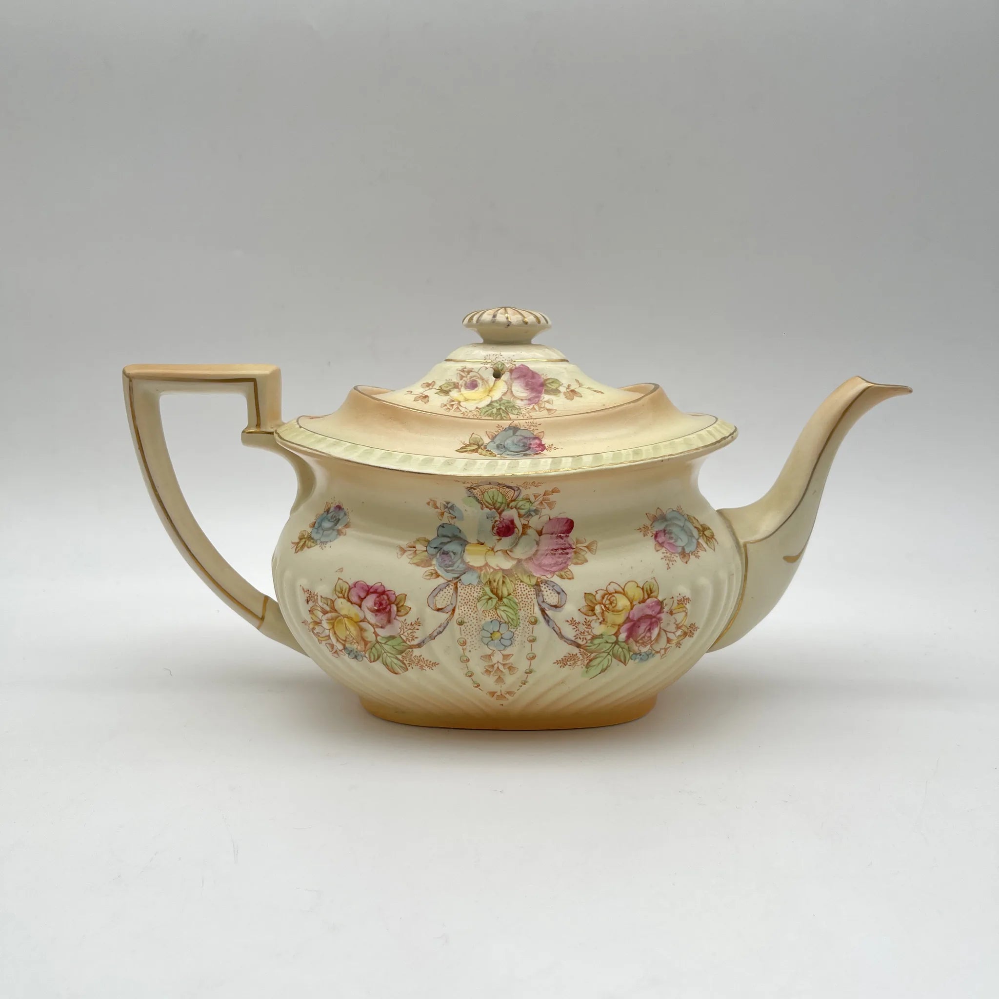 [Antique] Teapot / Crown Devon / Wye / 1910s / Pottery / England / Copper plate transfer, hand-colored gold