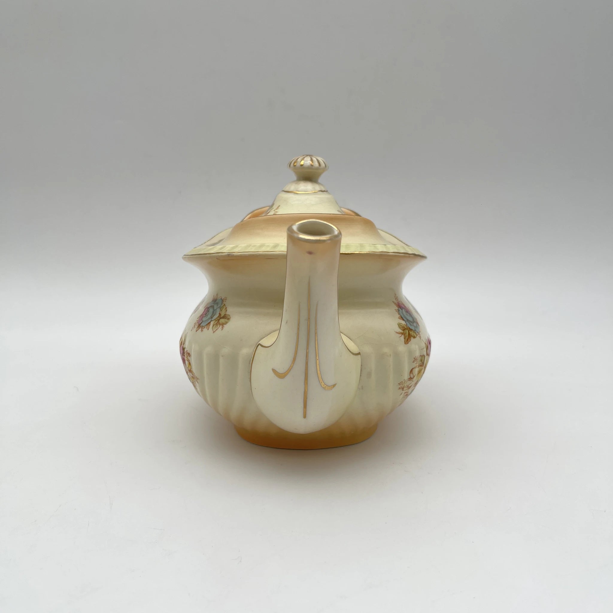 [Antique] Teapot / Crown Devon / Wye / 1910s / Pottery / England / Copper plate transfer, hand-colored gold