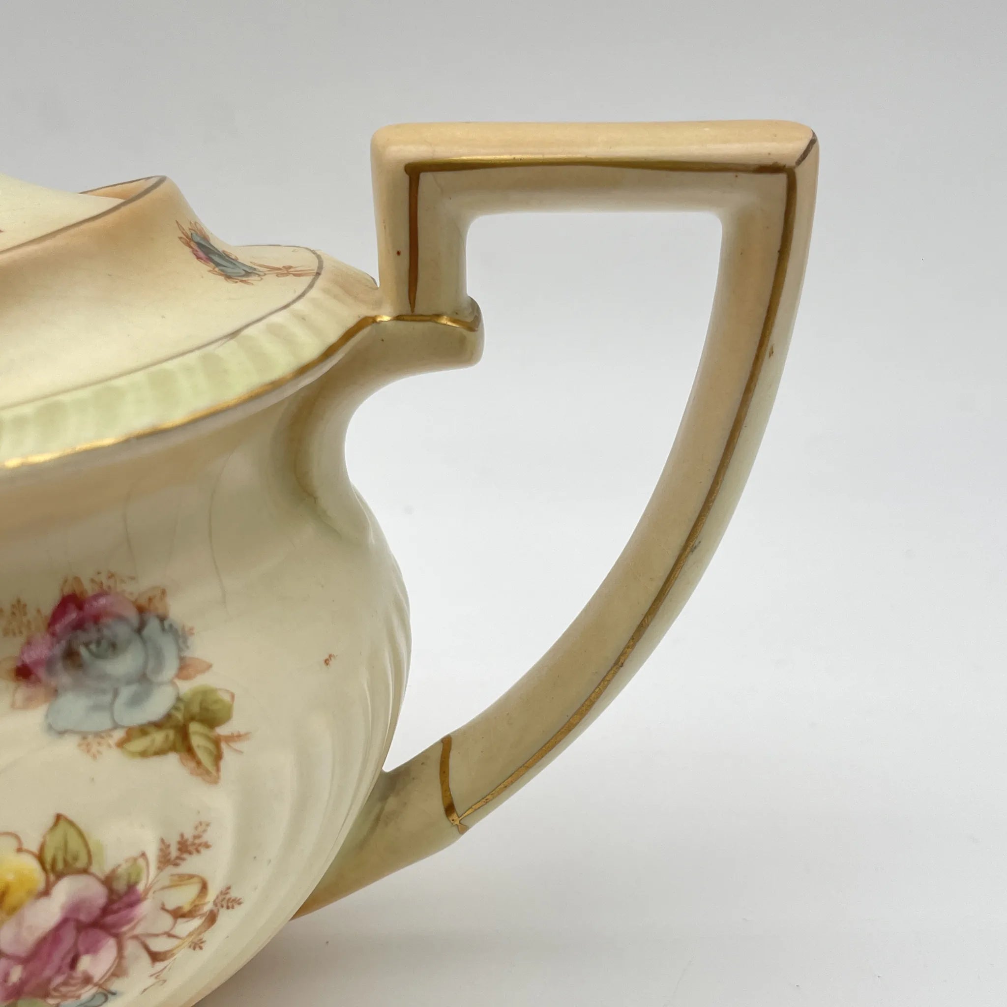 [Antique] Teapot / Crown Devon / Wye / 1910s / Pottery / England / Copper plate transfer, hand-colored gold