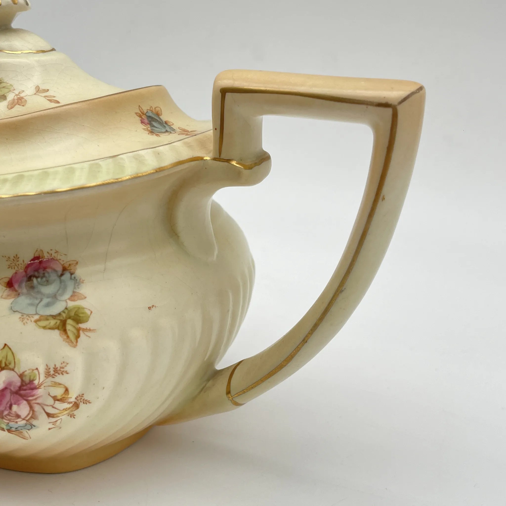 [Antique] Teapot / Crown Devon / Wye / 1910s / Pottery / England / Copper plate transfer, hand-colored gold