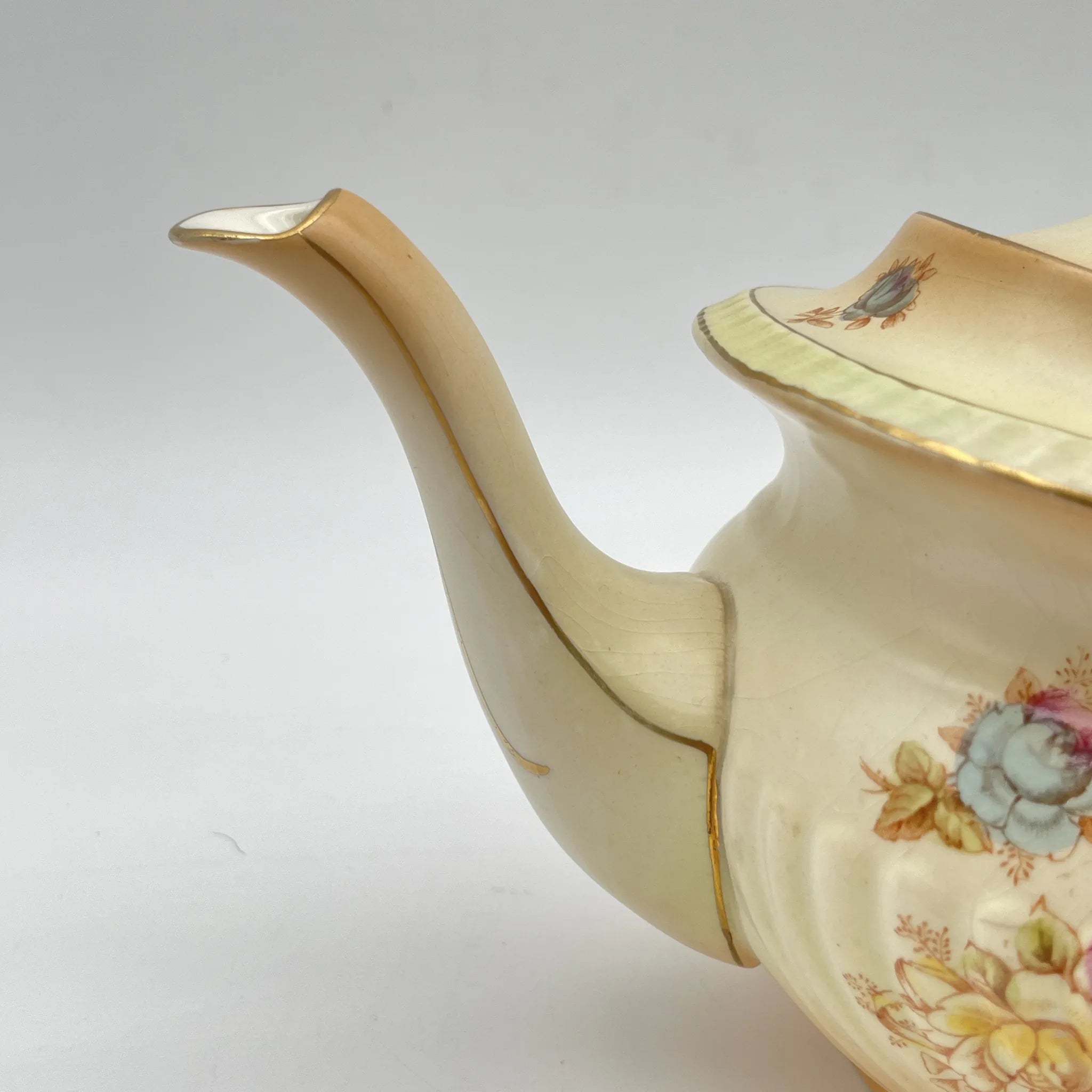 [Antique] Teapot / Crown Devon / Wye / 1910s / Pottery / England / Copper plate transfer, hand-colored gold