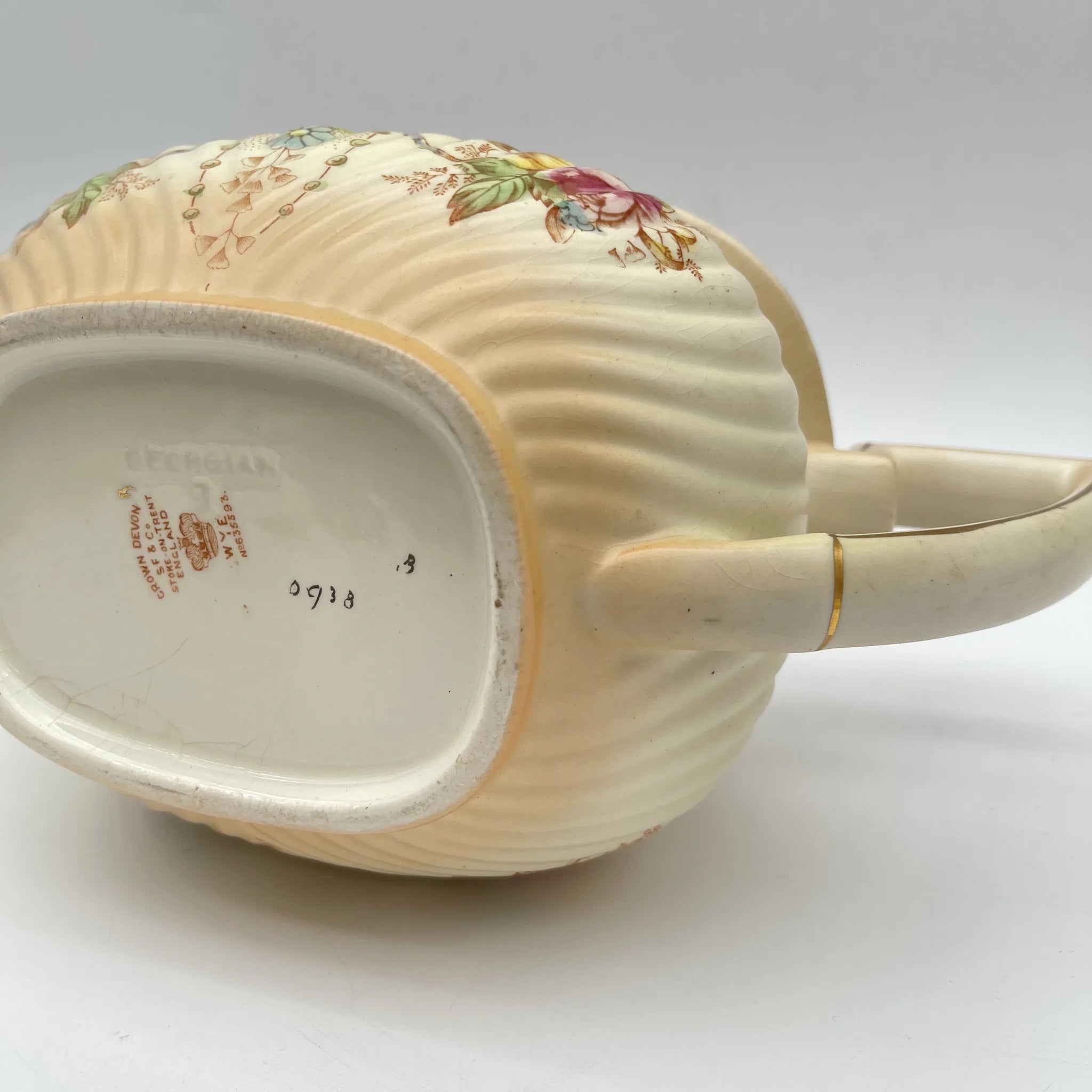 [Antique] Teapot / Crown Devon / Wye / 1910s / Pottery / England / Copper plate transfer, hand-colored gold