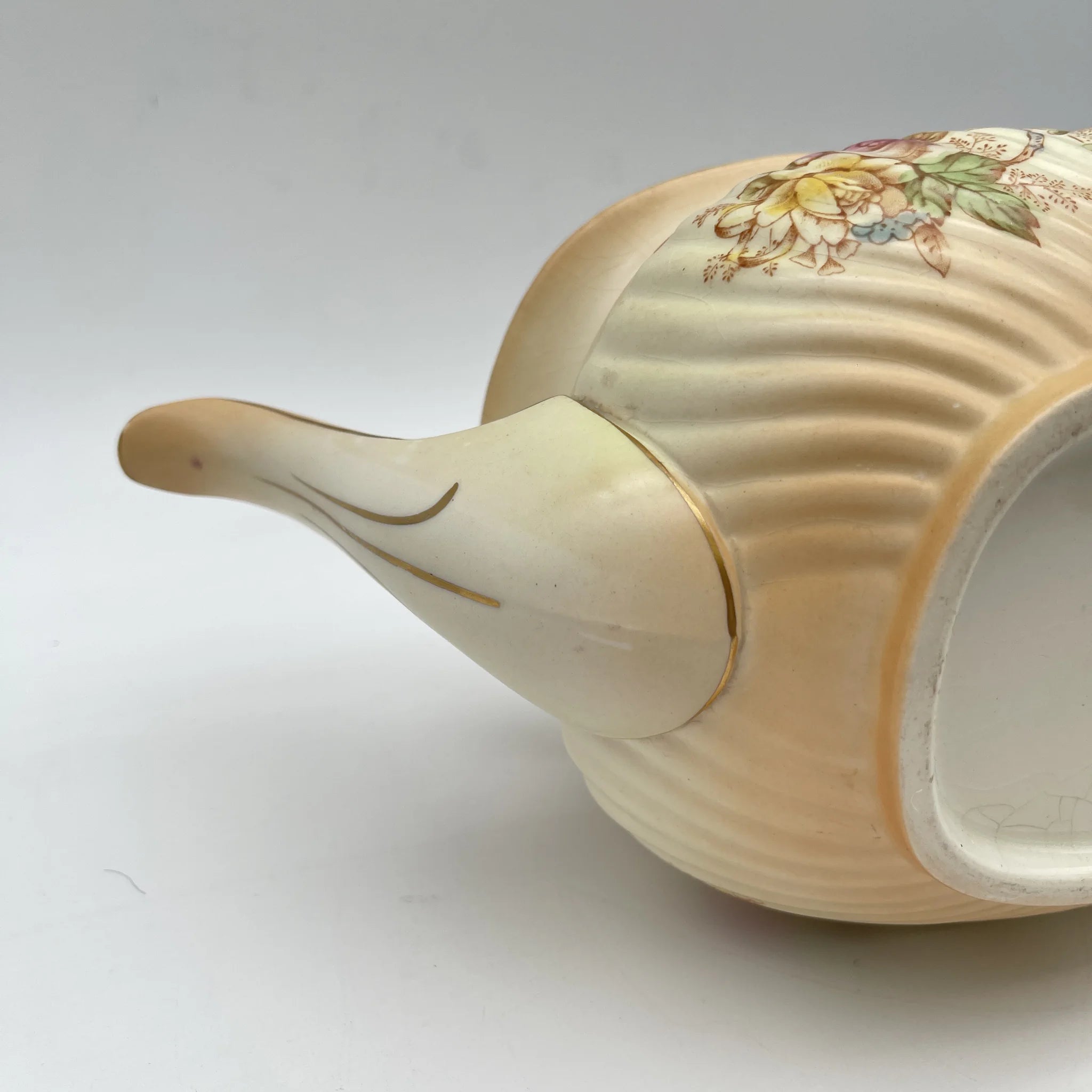 [Antique] Teapot / Crown Devon / Wye / 1910s / Pottery / England / Copper plate transfer, hand-colored gold