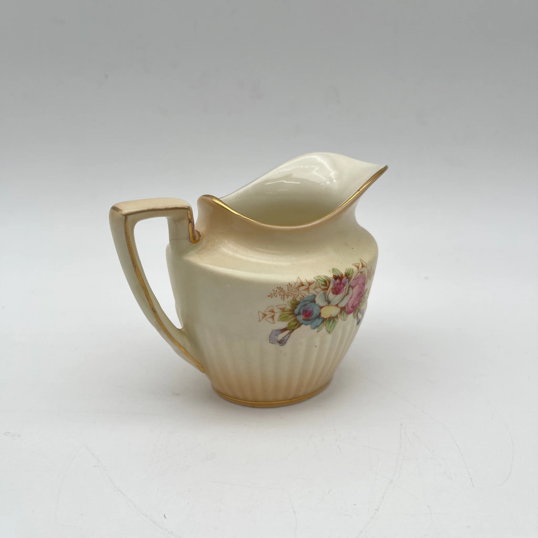 [Antique] Creamer (milk pitcher) / Crown Devon / Wye / 1910s / Pottery / England / Copper plate transfer, hand-colored gold