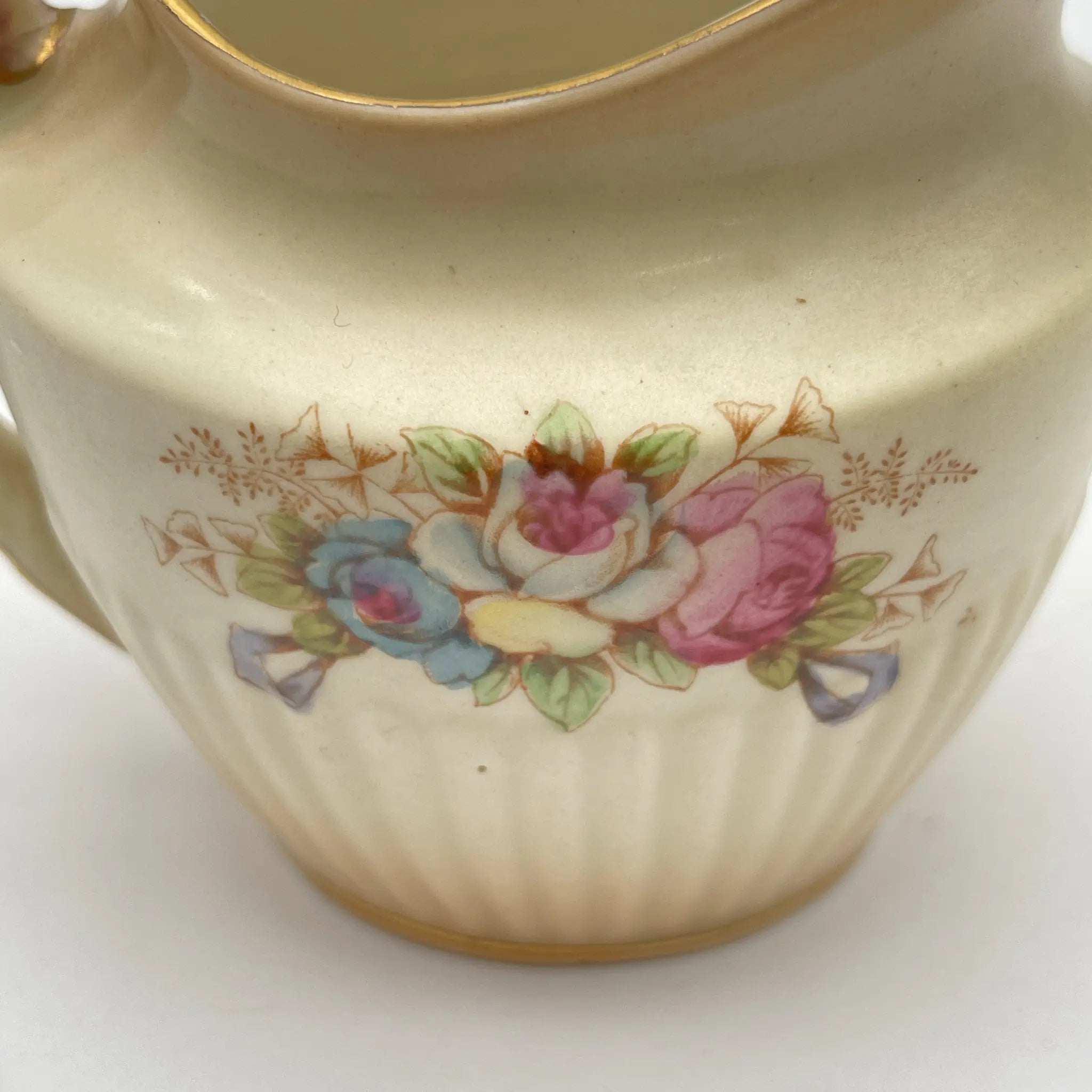 [Antique] Creamer (milk pitcher) / Crown Devon / Wye / 1910s / Pottery / England / Copper plate transfer, hand-colored gold