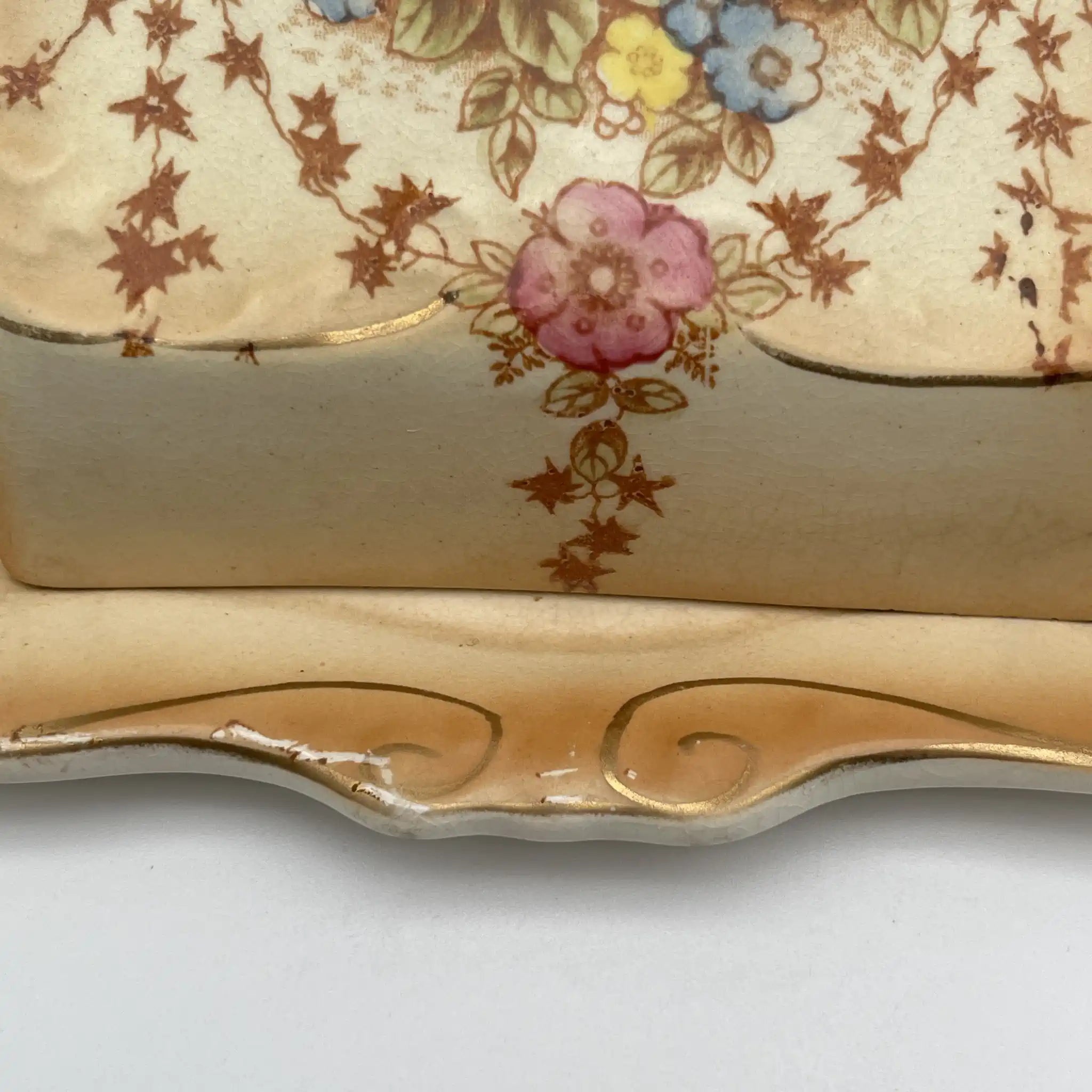 【アンティーク】 チーズ・バターディッシュ (チーズ・バターケース) / Crown Devon (クラウンデボン) / Spring / 1910-1920年代 / 陶器 / イギリス / 銅板転写, 手彩色 金彩