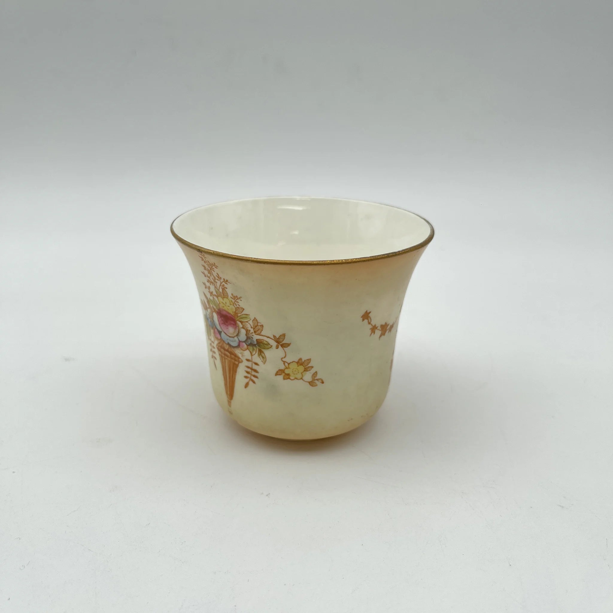 [Antique] Tea cup / Crown Devon / Spring / 1910s / Pottery / England / Copper plate transfer, hand-colored gold