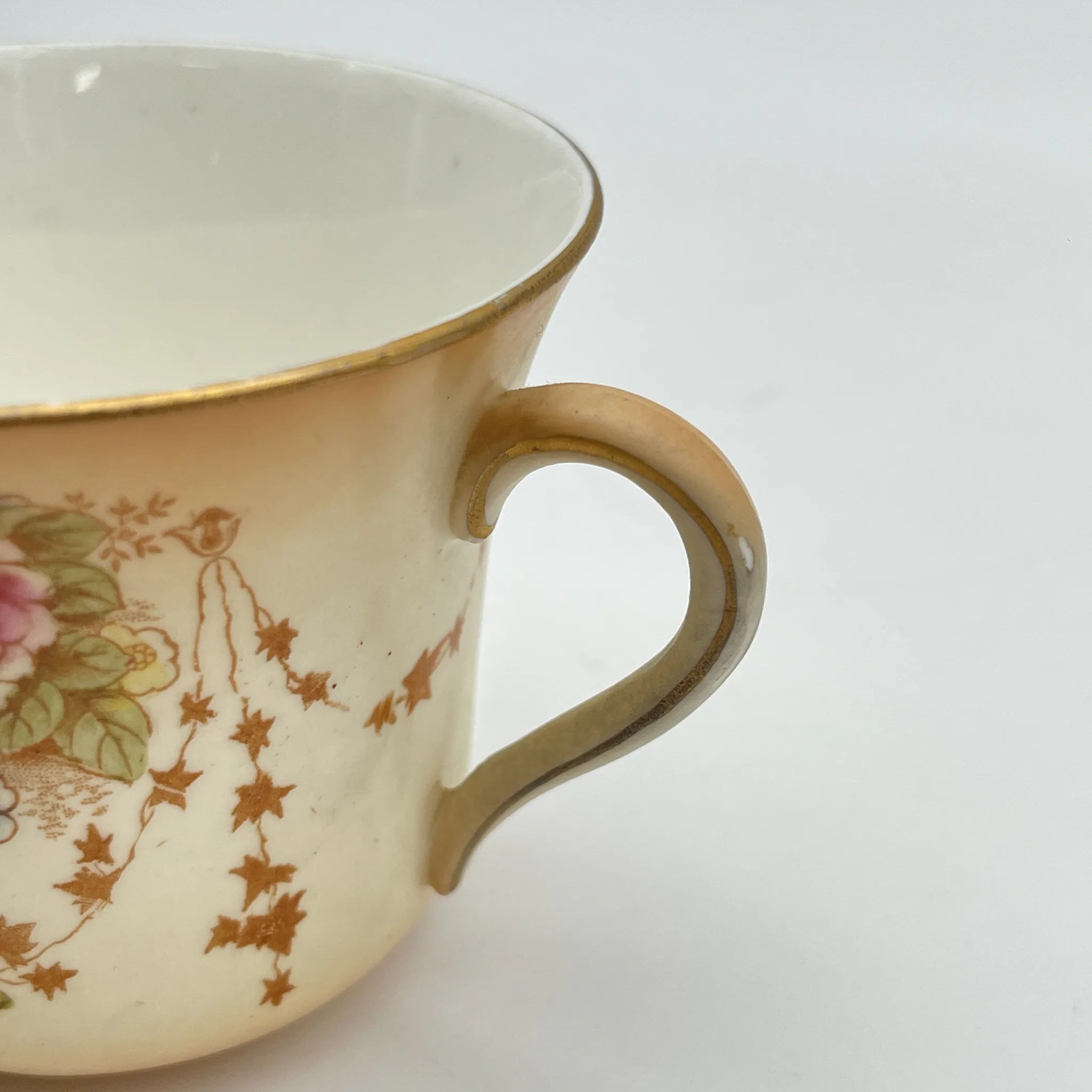 [Antique] Tea cup / Crown Devon / Spring / 1910s / Pottery / England / Copper plate transfer, hand-colored gold