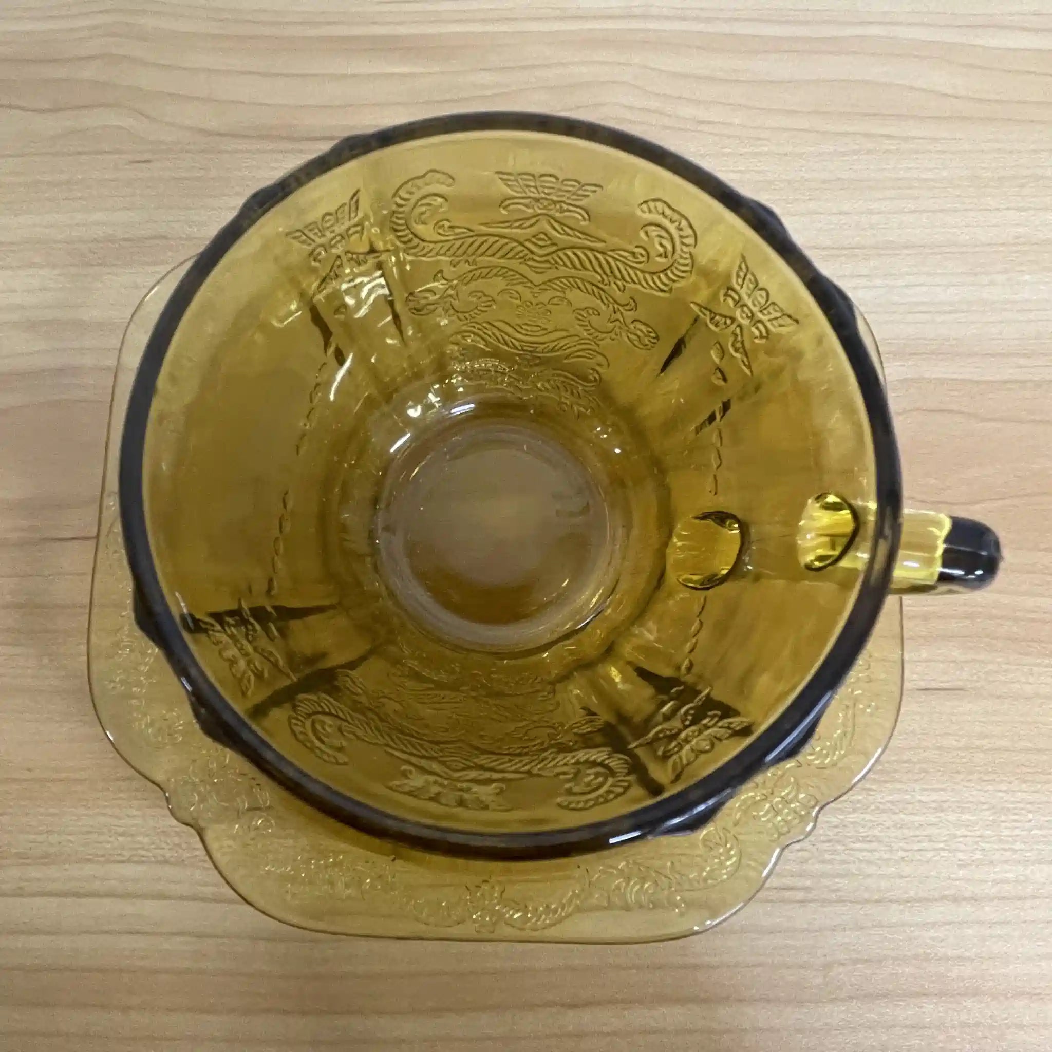 【ビンテージ】 カップ＆ソーサー / Federal Glass (フェデラル・グラス) / Madrid / Recollection / 1976 / ガラス / アメリカ / デプレッショングラス, 型押し成型, アンバー