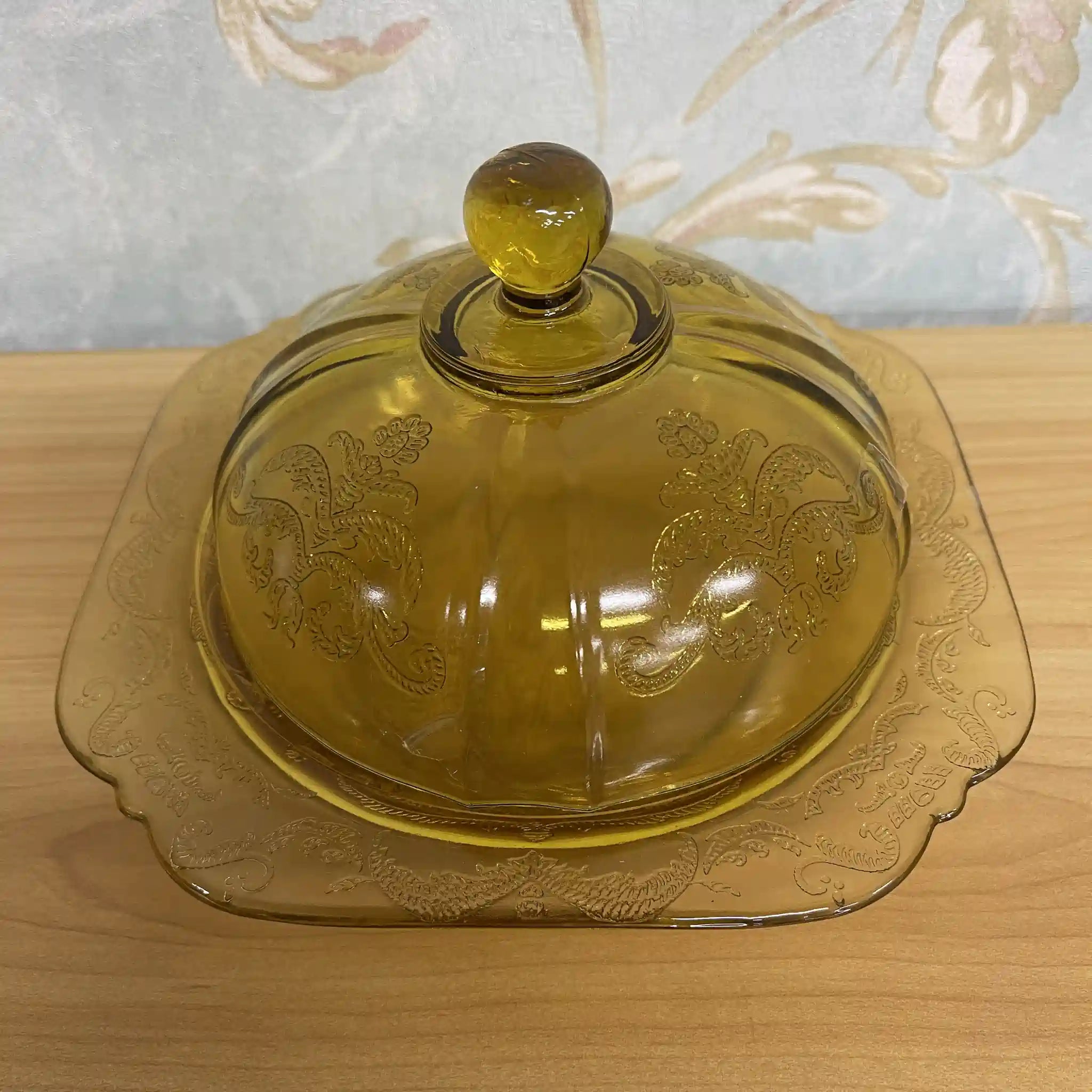 【ビンテージ】 蓋付きサービングボウル (大鉢) / Federal Glass (フェデラル・グラス) / Madrid / Recollection / 1976 / ガラス / アメリカ / デプレッショングラス, 型押し成型, アンバー