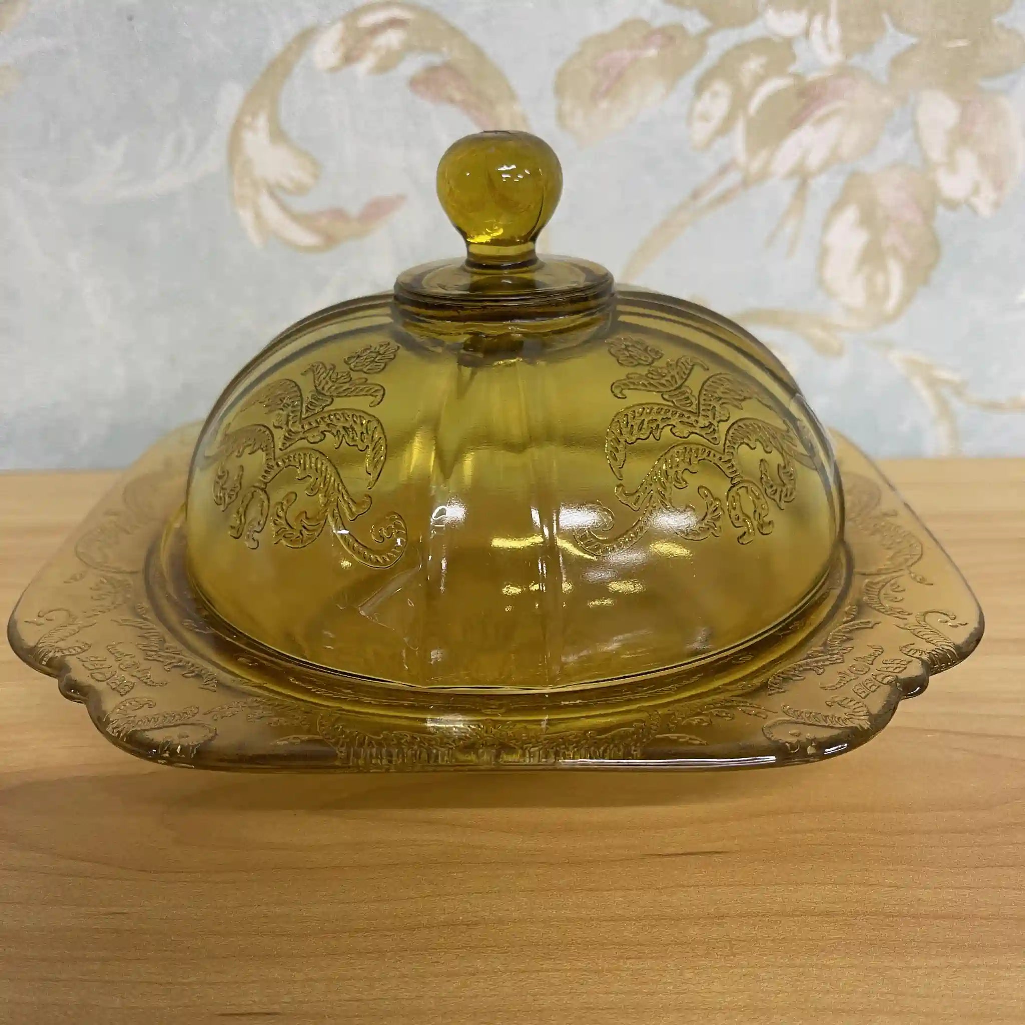 【ビンテージ】 蓋付きサービングボウル (大鉢) / Federal Glass (フェデラル・グラス) / Madrid / Recollection / 1976 / ガラス / アメリカ / デプレッショングラス, 型押し成型, アンバー