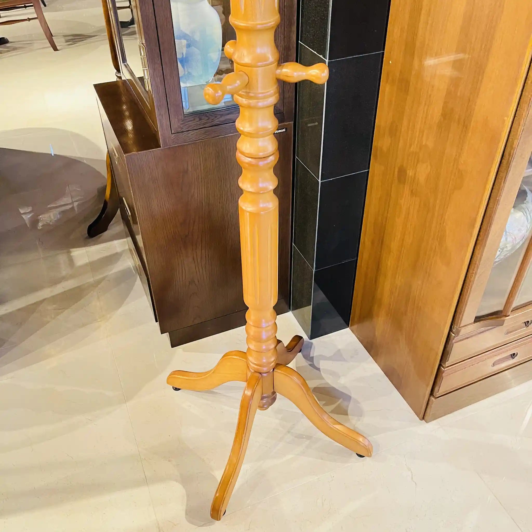 【リユース】 カントリー調ポールハンガー