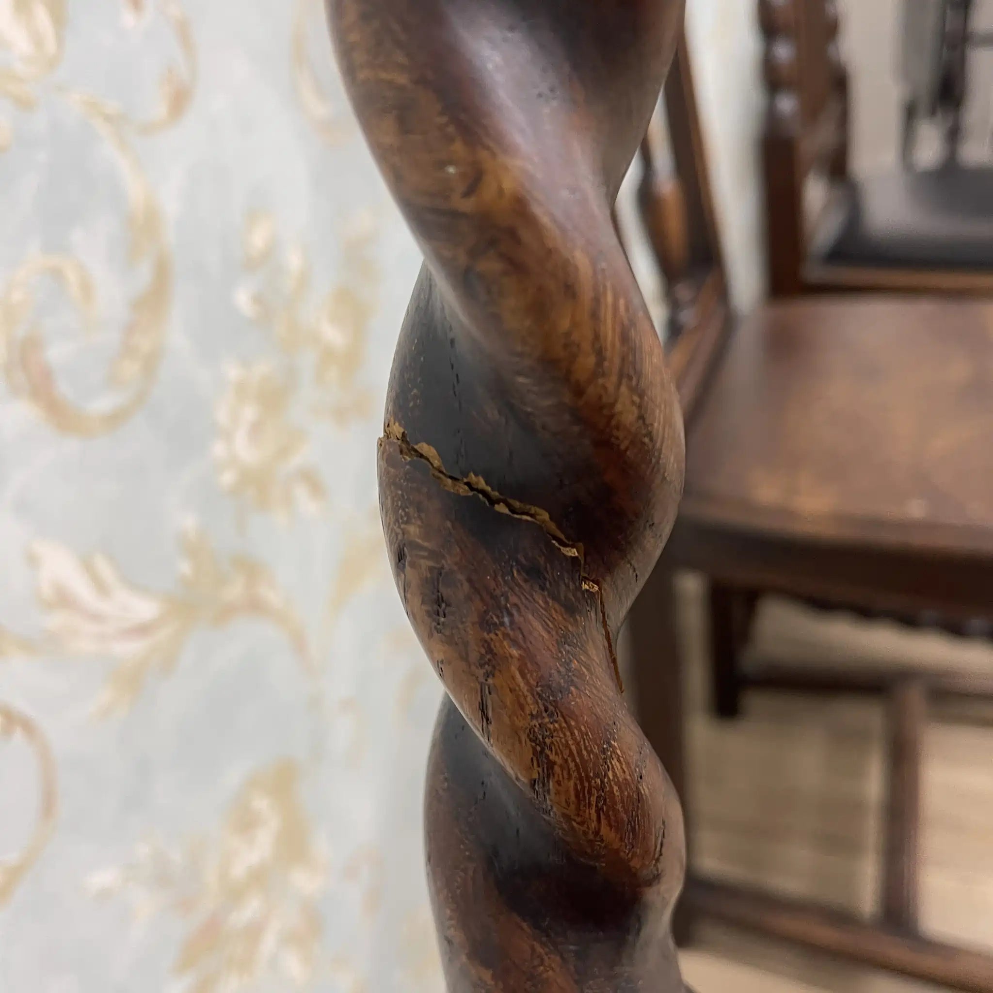 [Antique] Dining chair / Carolian style / Estimated early 19th century / Oak / England / Barley Sugar Twist, Slat Back, Grape