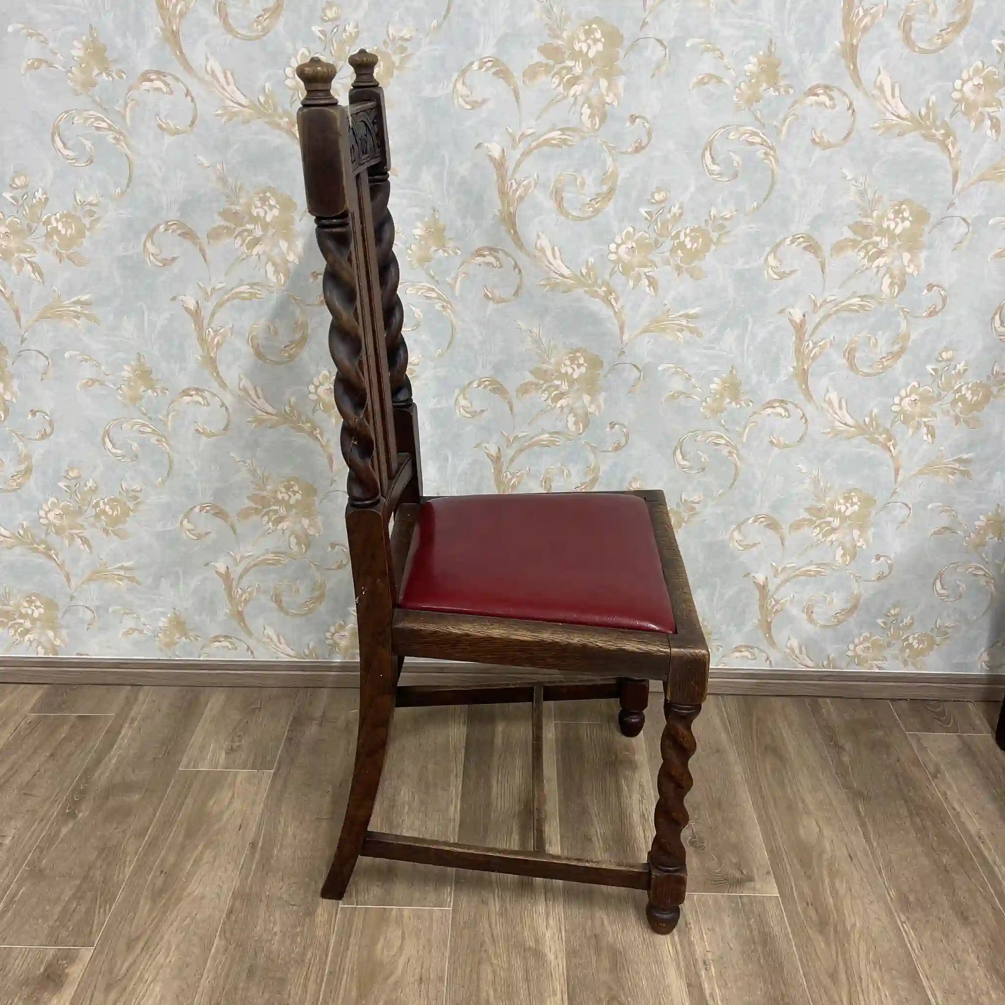 [Antique] Dining chair / Carolian style / Estimated early 19th century / Oak / England / Barley Sugar Twist, Slat Back, Grape