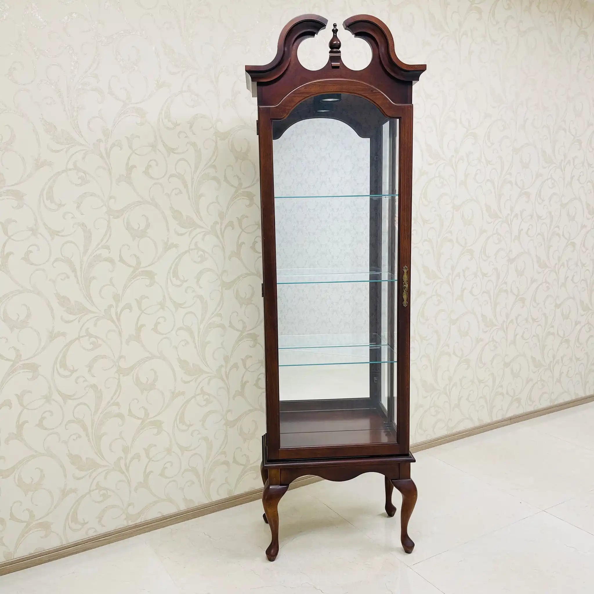 【ビンテージ】 照明付き木製キュリオキャビネット / PHILIP REINISCH COMPANY(フィリップ・レイニッシュ・カンパニー) / アメリカ / タッチアップ済