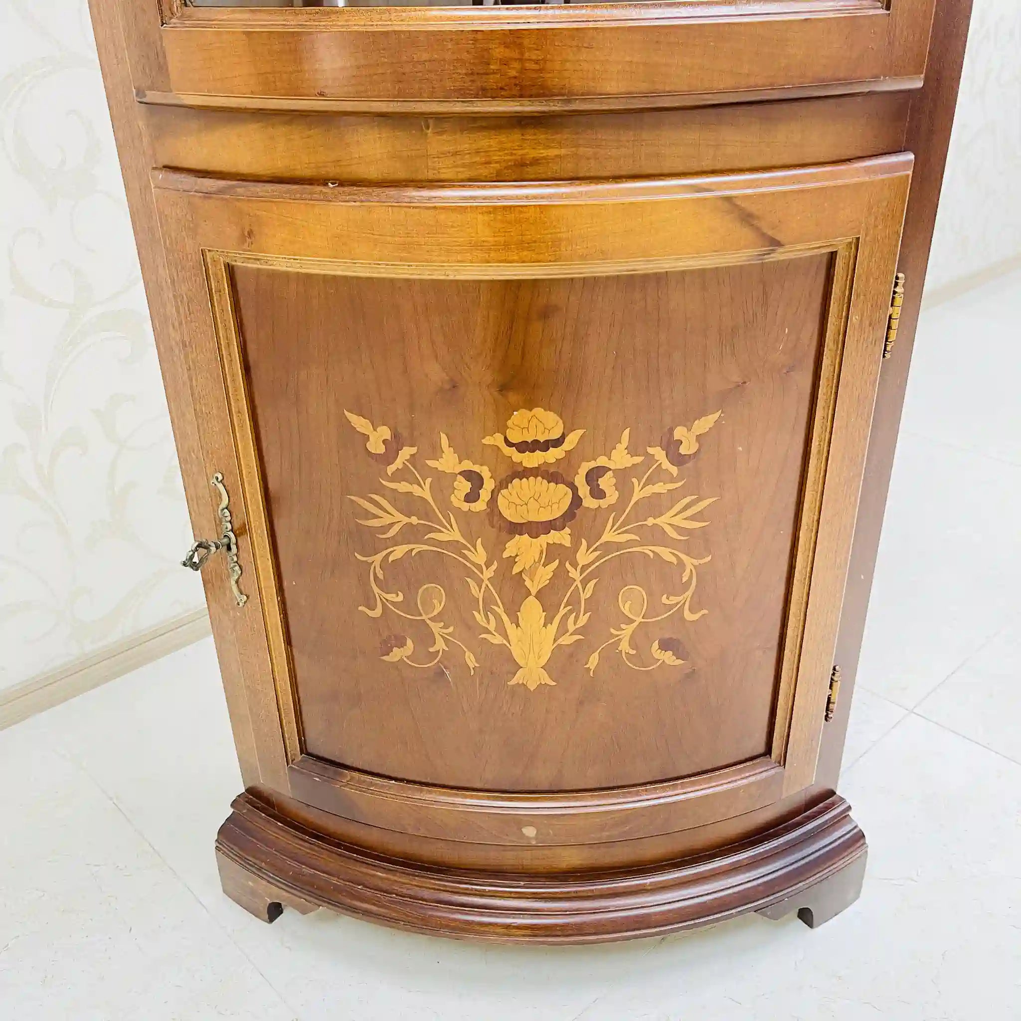 【アンティーク】 コーナーキャビネット