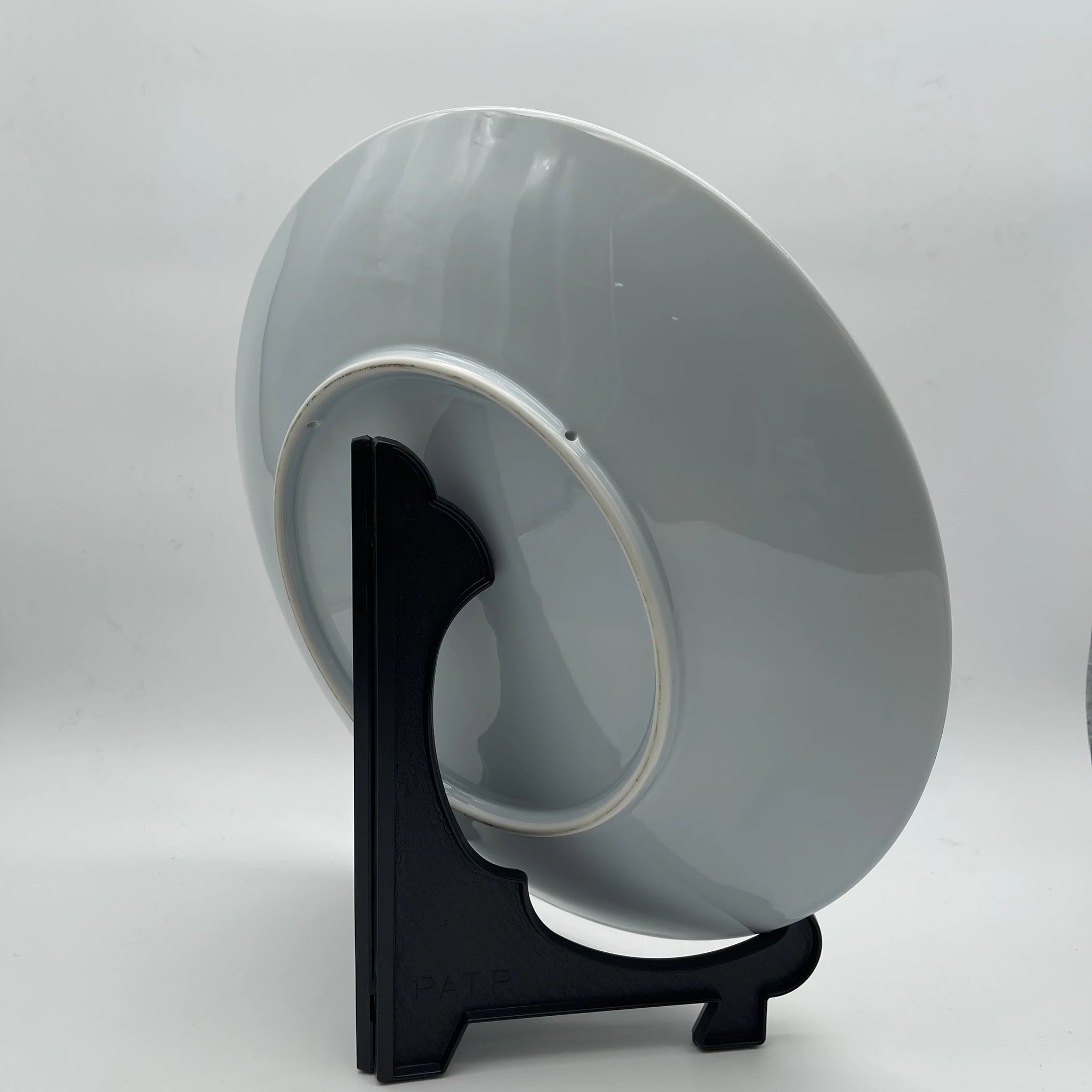 【骨董品】 飾皿 皿立て付 / 有田焼 / 松九寿門 綿桃花絵 / Bone China / 日本 / 未使用