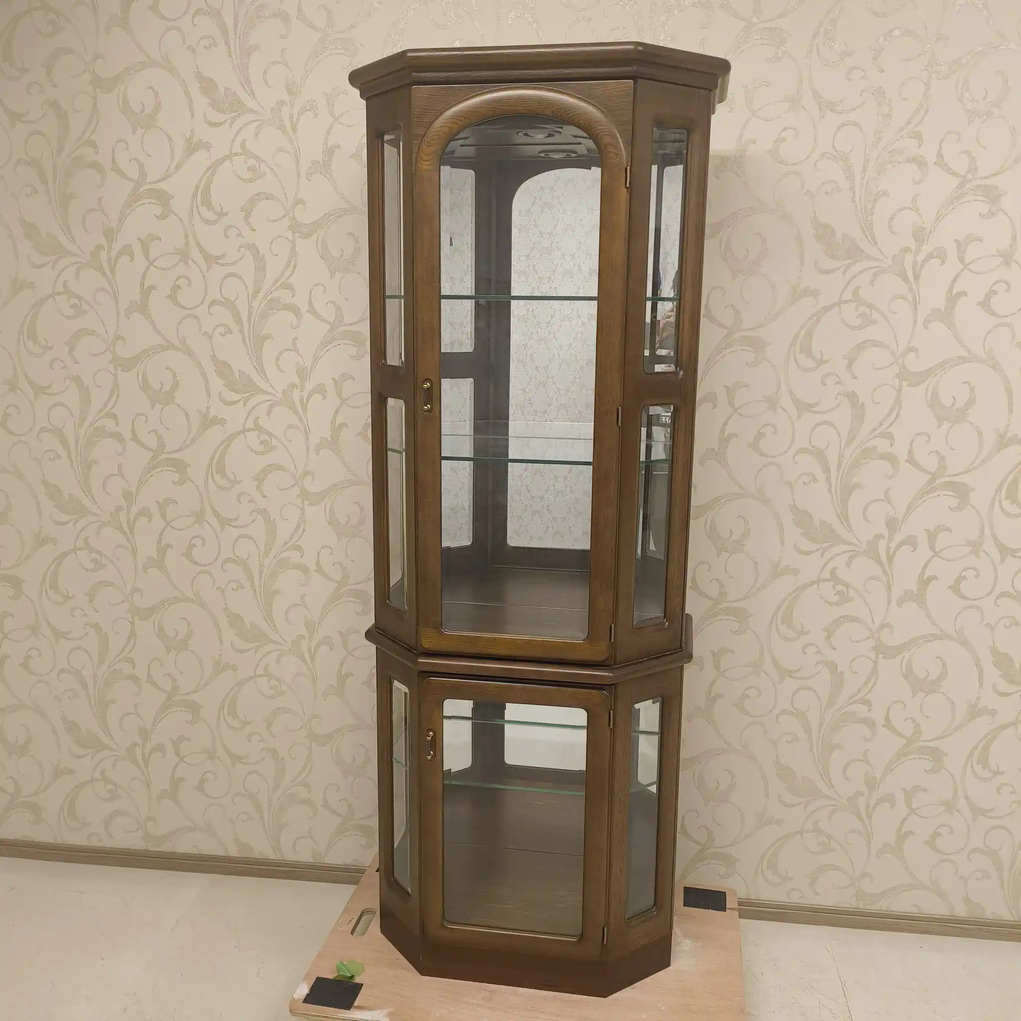 【リユース】 ガラスショーケース / カリモク / HS2330MW / 天然木 / 日本 / モールディング装飾